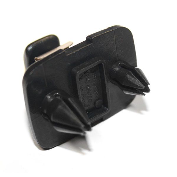 8U0857562A4PK_audi_sonnenblendenhalter_rosier-onlineshop3