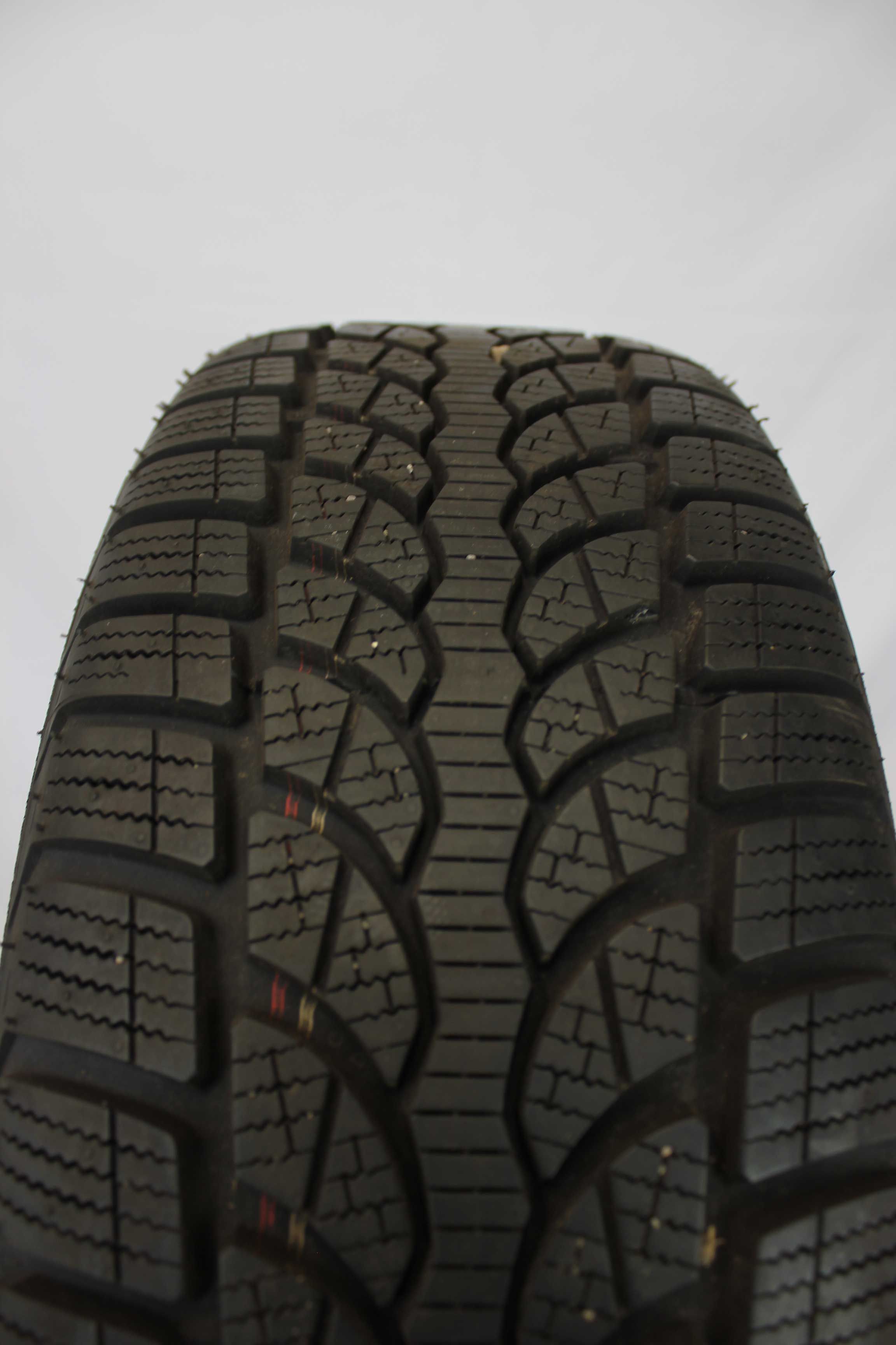 Winterkomplettradsatz-Audi-8X-A1-Alufelge-16Zoll-8X0601025A-Winterreifen-Bridgestone-Blizzak-LM32-195-50-R16-88H-6 Winterkomplettradsatz-Audi-8X-A1-Alufelge-16Zoll-8X0601025A-Winterreifen-Bridgestone-Blizzak-LM32-195-50-R16-88H-6