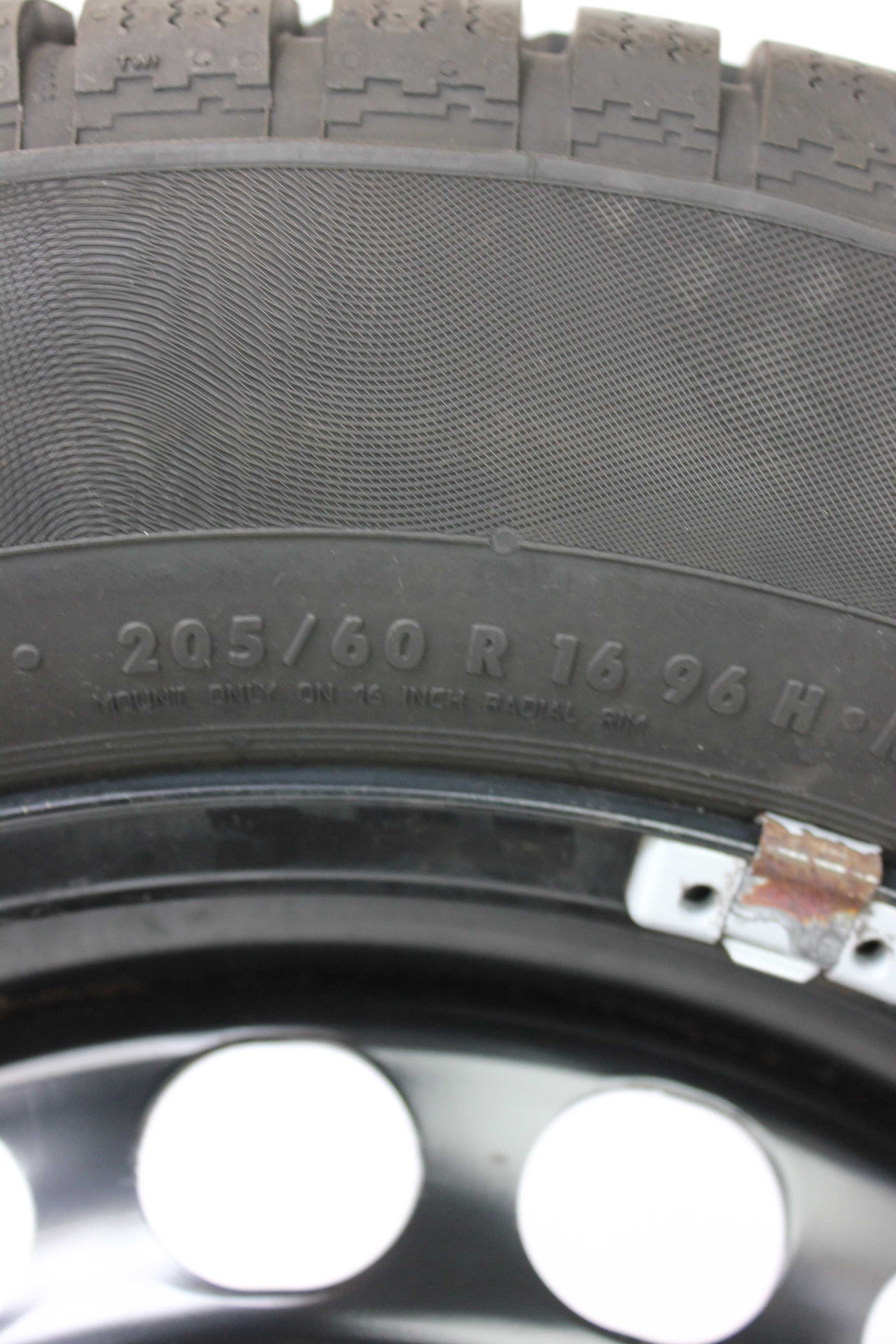 Winterkomplettradsatz-Vokswagen-Sharan-Tiguan-Stahlfelge-16Zoll-7N0601027E-Winterreifen-Continental-ContiWinterContactTS830P-205-60-R16-96H-4 Winterkomplettradsatz-Vokswagen-Sharan-Tiguan-Stahlfelge-16Zoll-7N0601027E-Winterreifen-Continental-ContiWinterContactTS830P-205-60-R16-96H-4