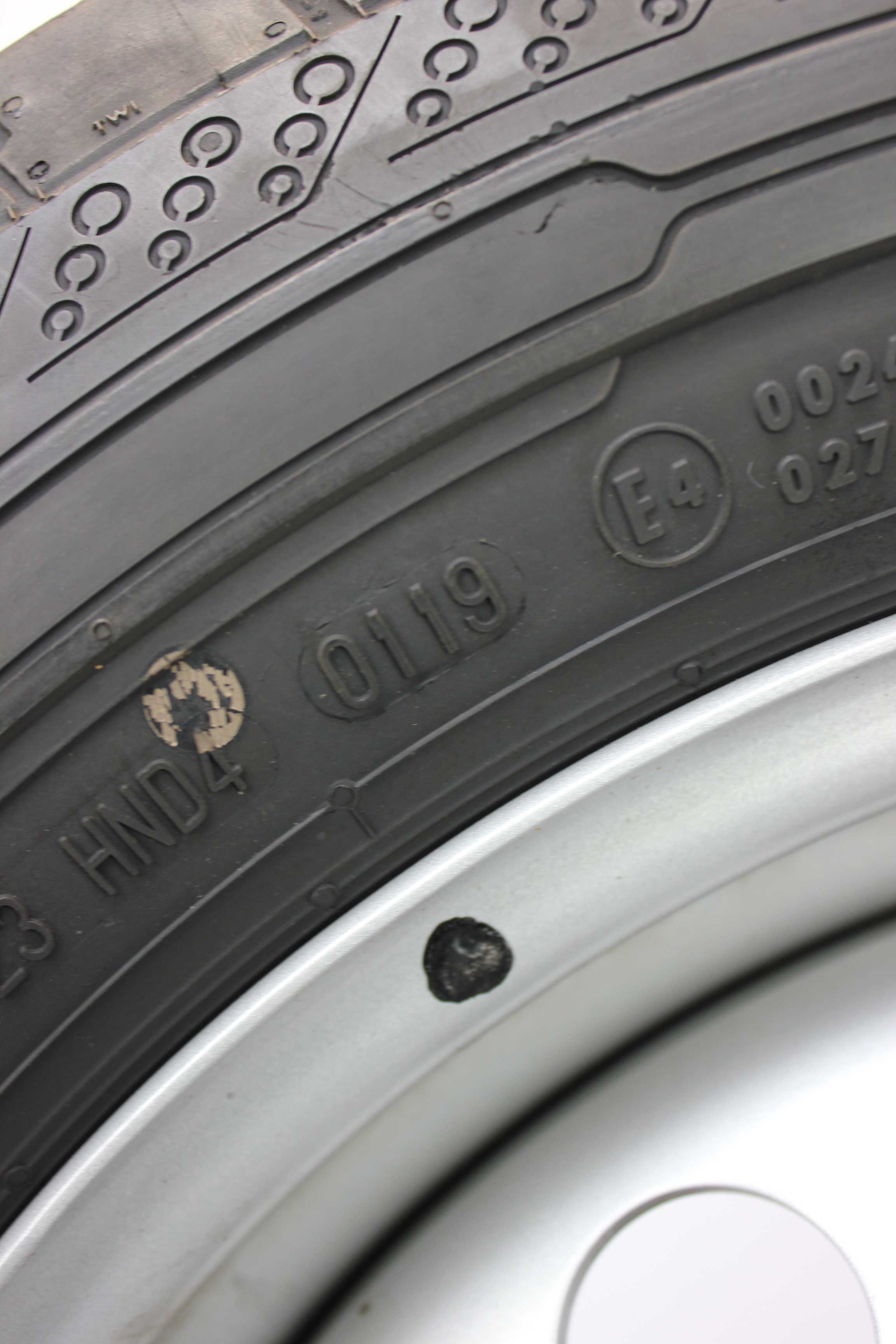 Sommerkomplettradsatz-Volkswagen-7H0-T5-Stahlfelge-16Zoll-7H0601027D-Sommerreifen-Continental-ContiVanContact200-205-65-R16C-107-105T-5