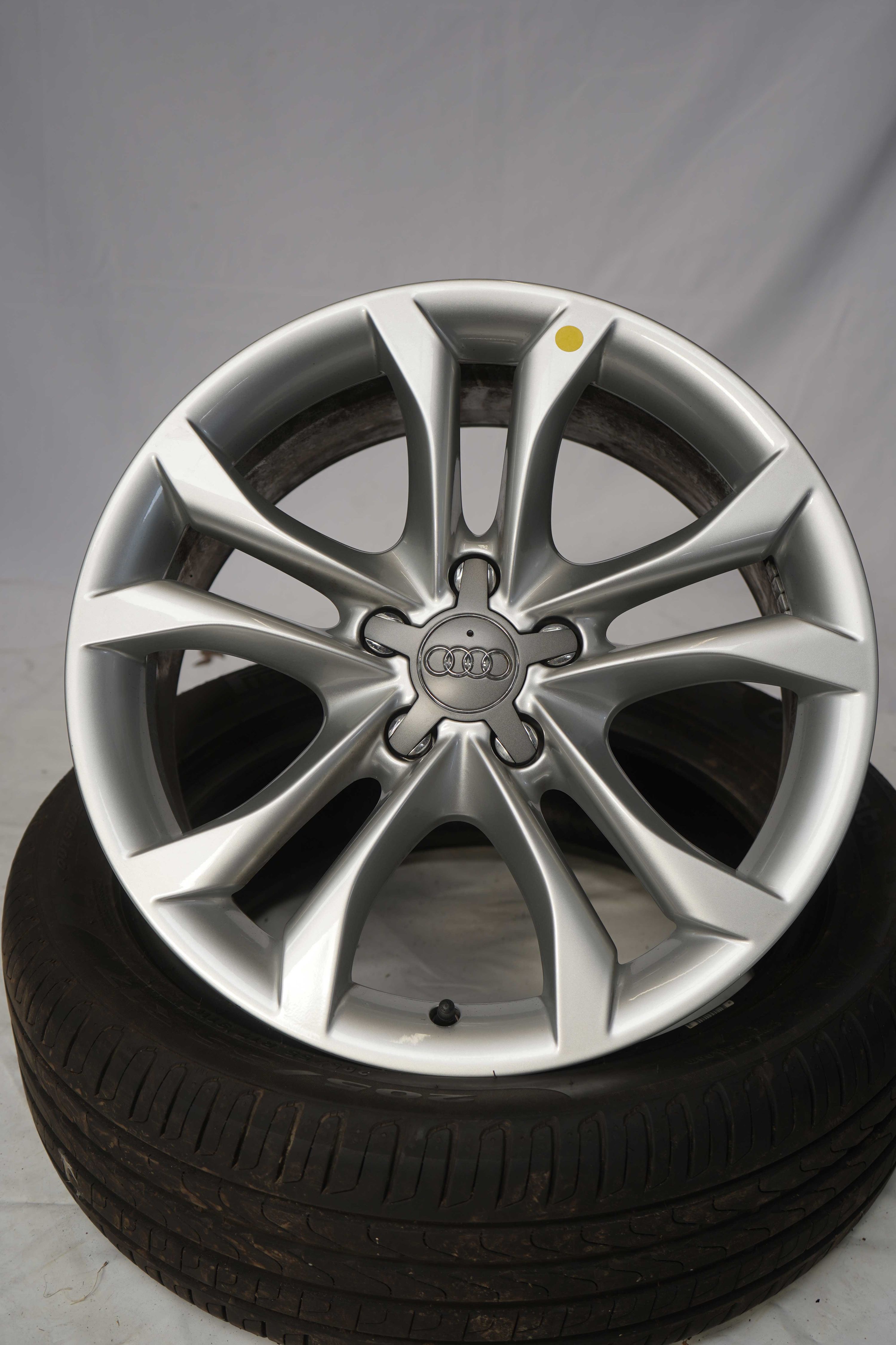 Felgen-gebraucht-Audi-A4-8K-8K0601025-1