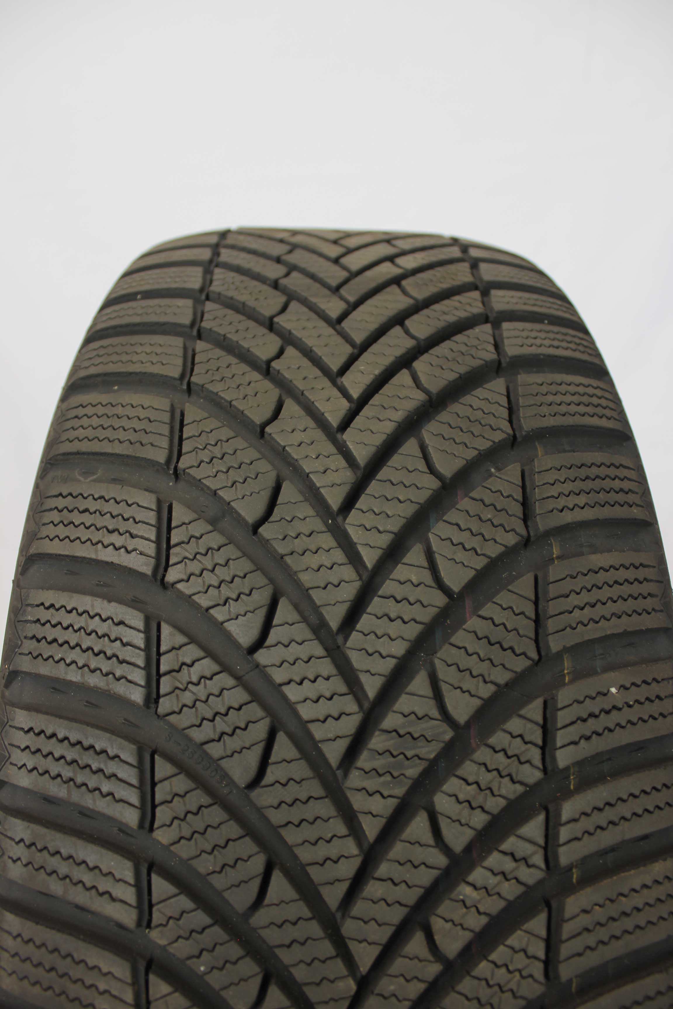 Winterreifen-Semperit-SpeedGrip5-225-45-R17-94V-XL-5_(1)