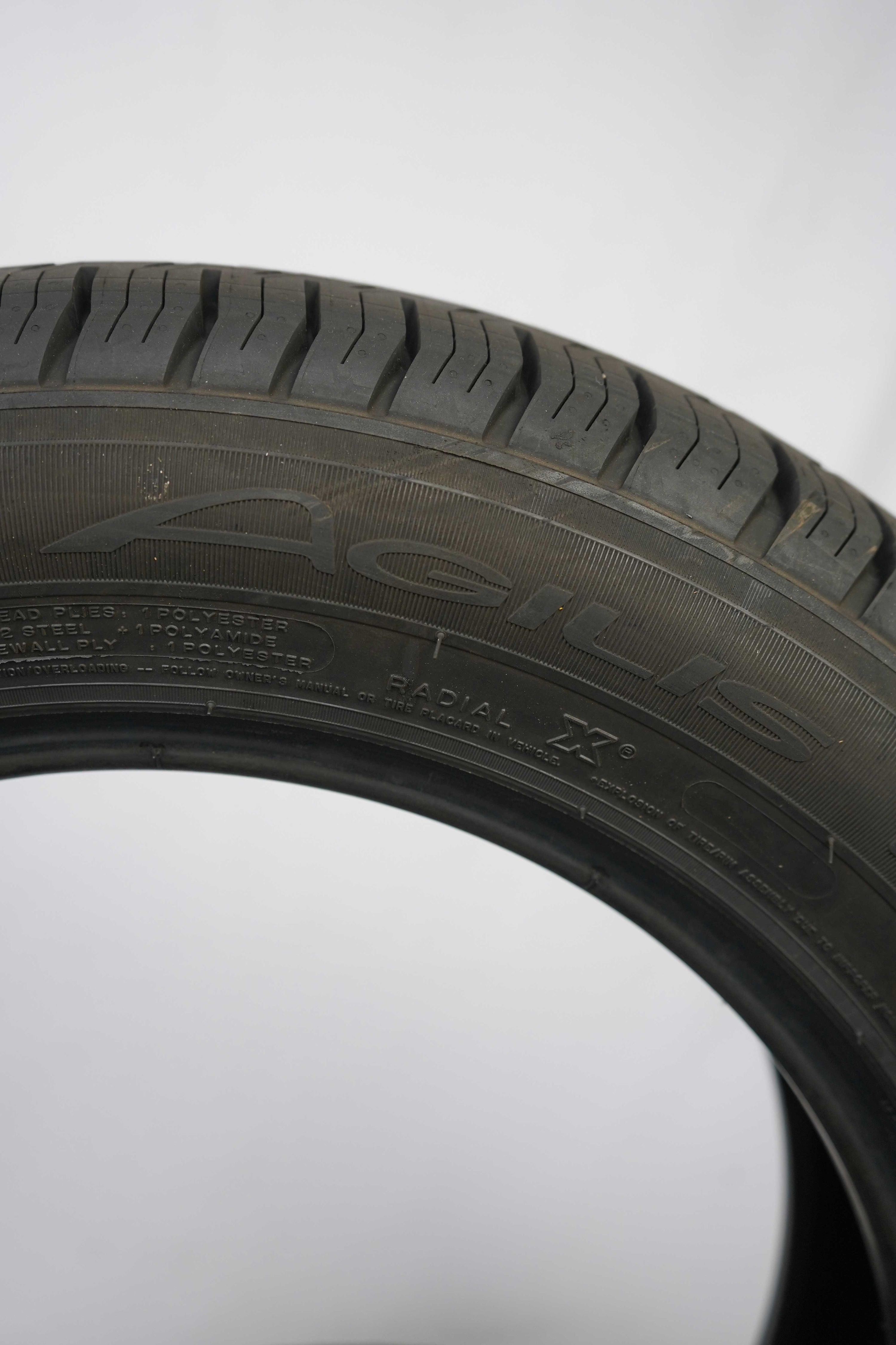 Sommerreifen-Michelin-Agilis-215-60-R17C-104-102H-2_(1)