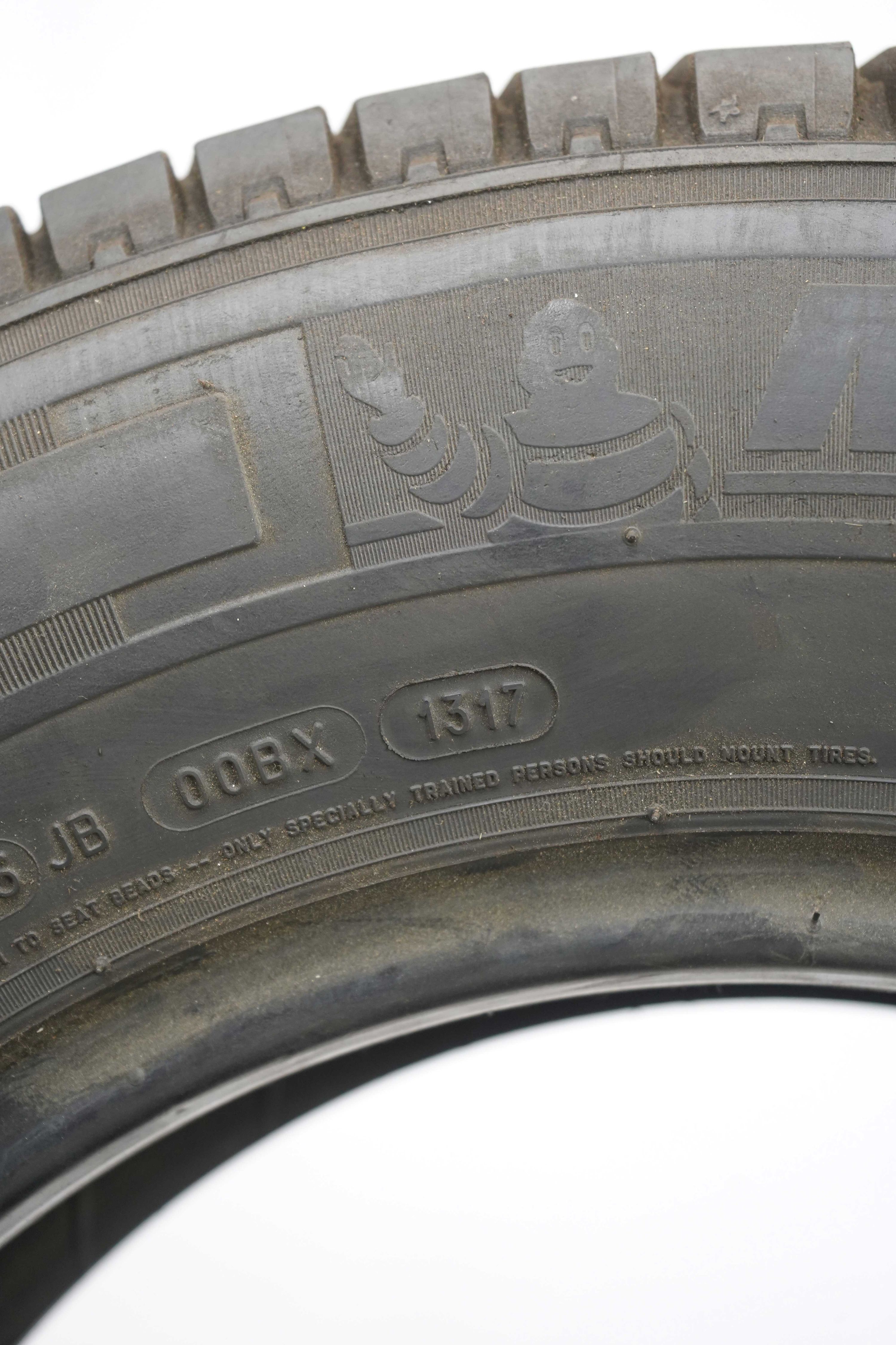 Sommerreifen michelin agilis 205 75 r16c 110 108r 4 (1) Sommerreifen michelin agilis 205 75 r16c 110 108r 4 (1)