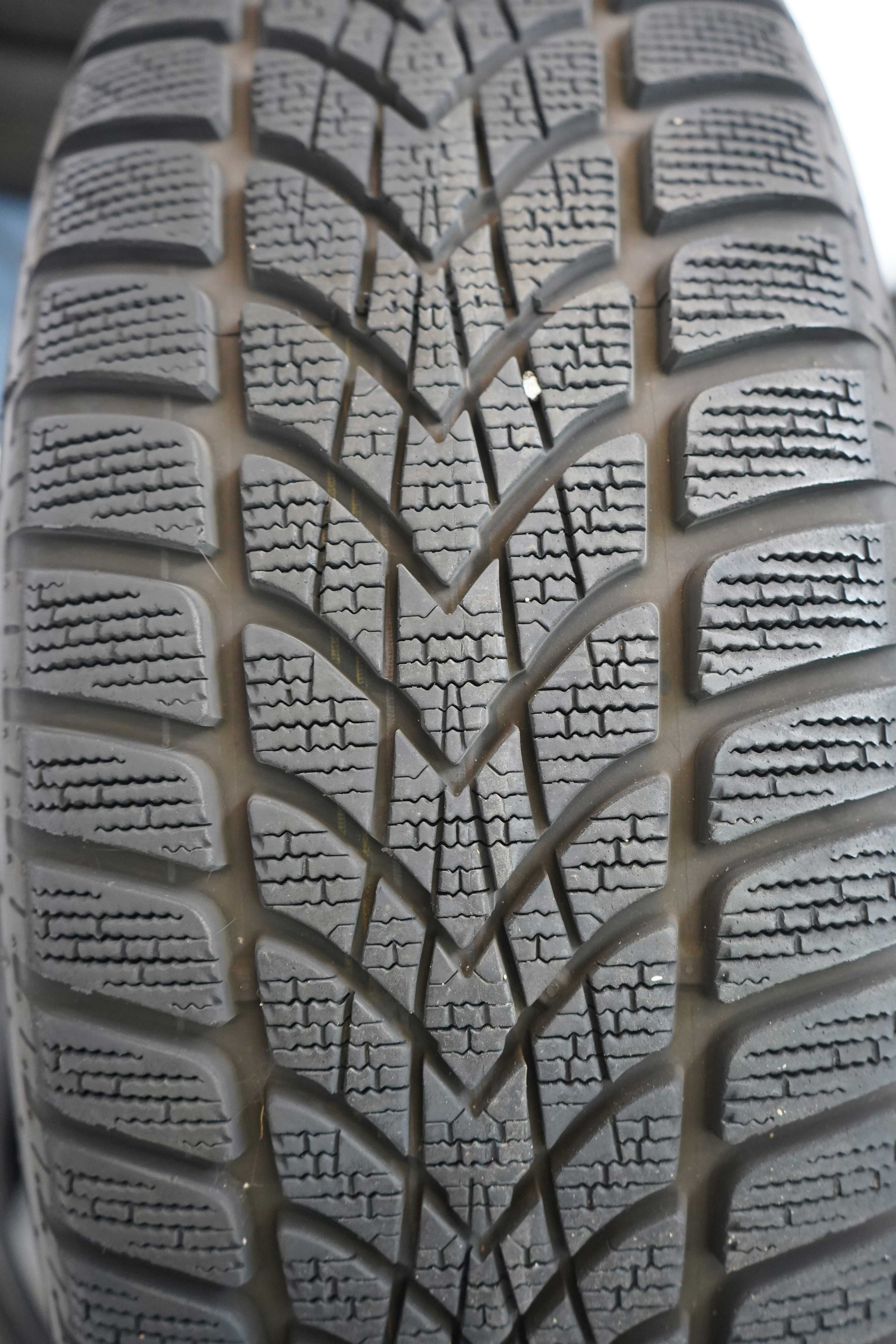 Winterkomplettradsatz-gebraucht-Mercedes-Benz-A156-GLA-A1564011900-8