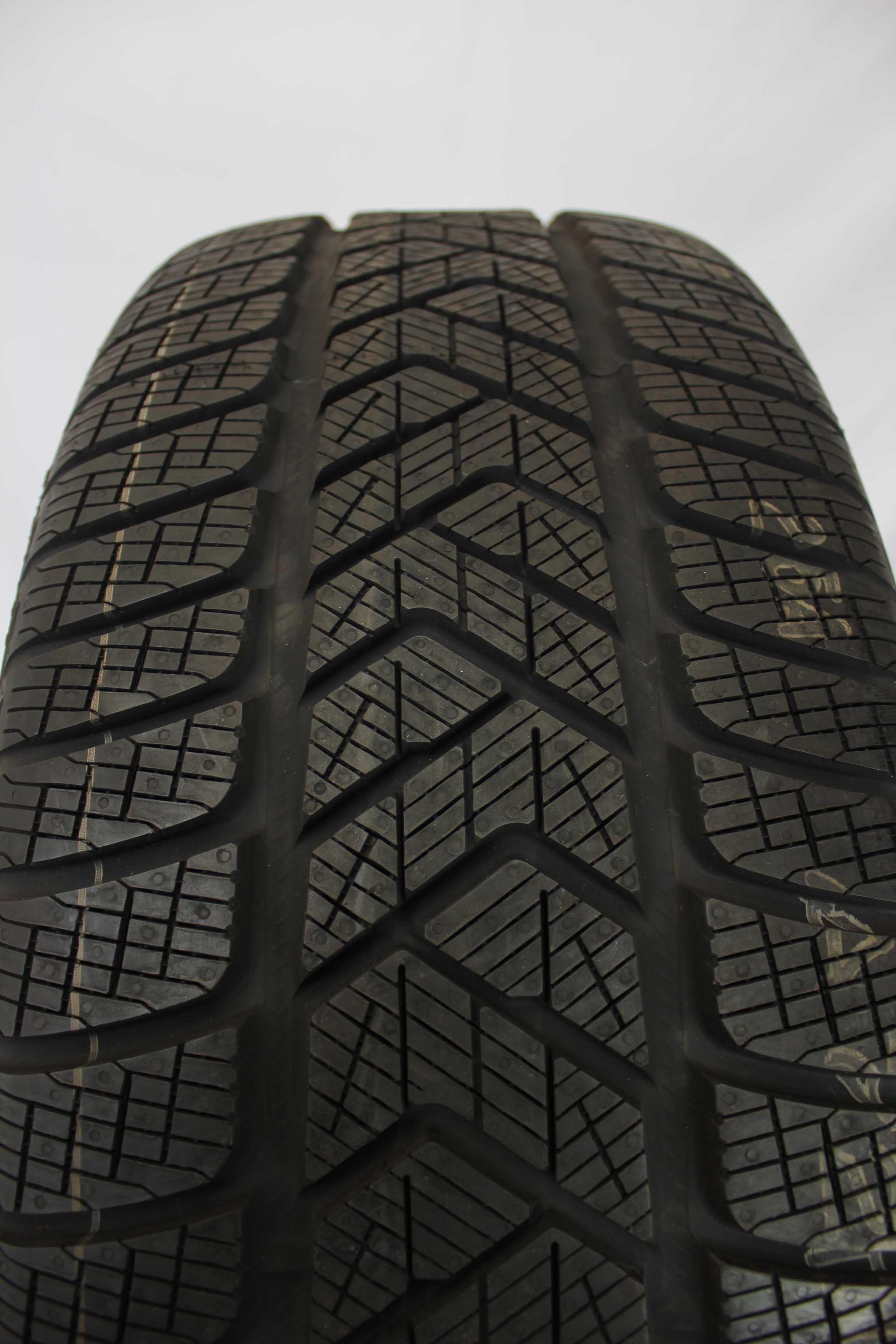 Winterkomplettradsatz-Mercedes-Benz-GLE-Alufelge-19Zoll-A1674012100-Winterreifen-Pirelli-ScorpionWinter-255-50-R19-107V-9