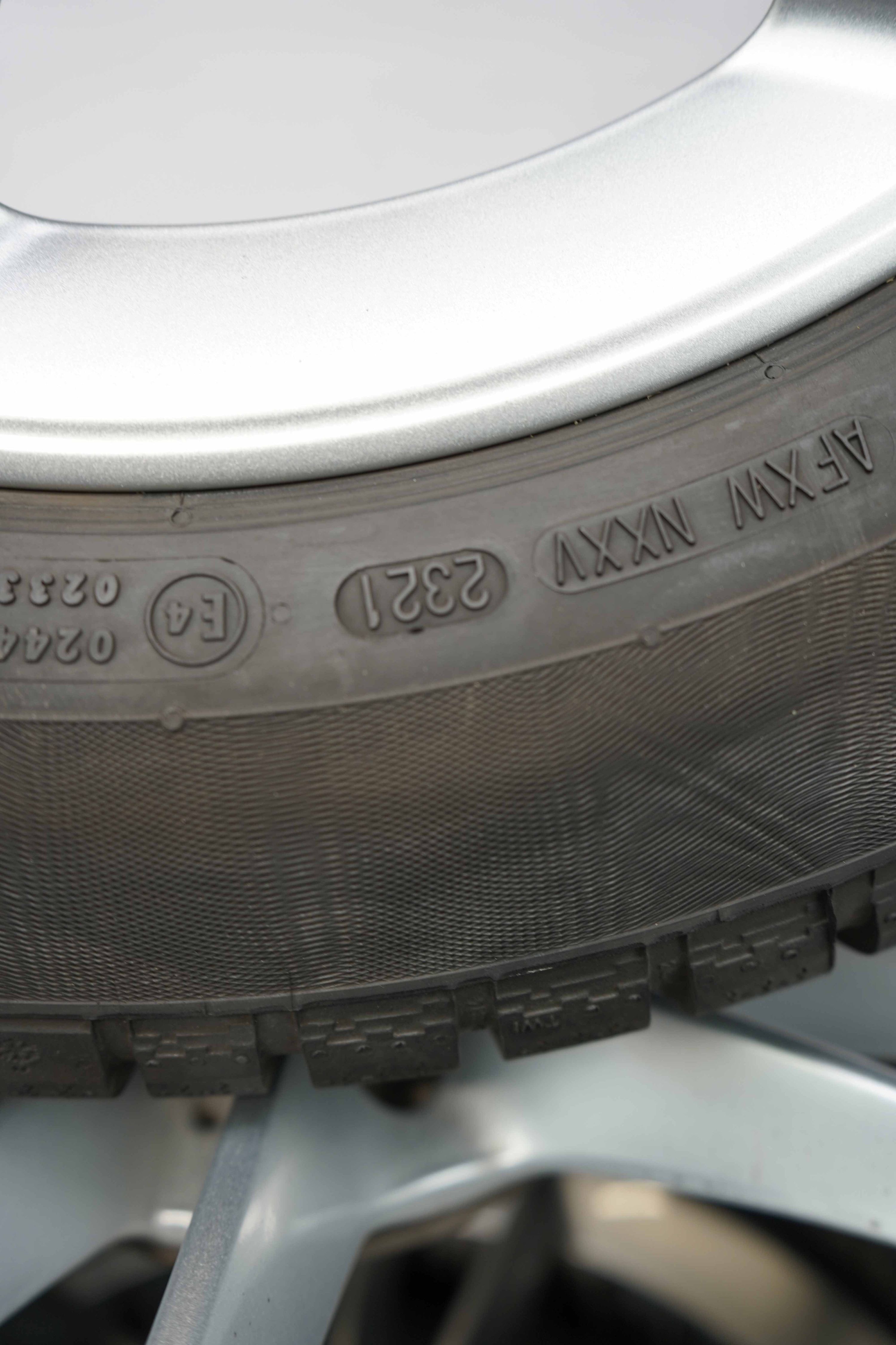 Winterkomplettradsatz-Mercedes-Benz-gebraucht-A177-A-Klasse-W247-B-Klasse-C118-X118-CLA-A1774010100-Continental-1