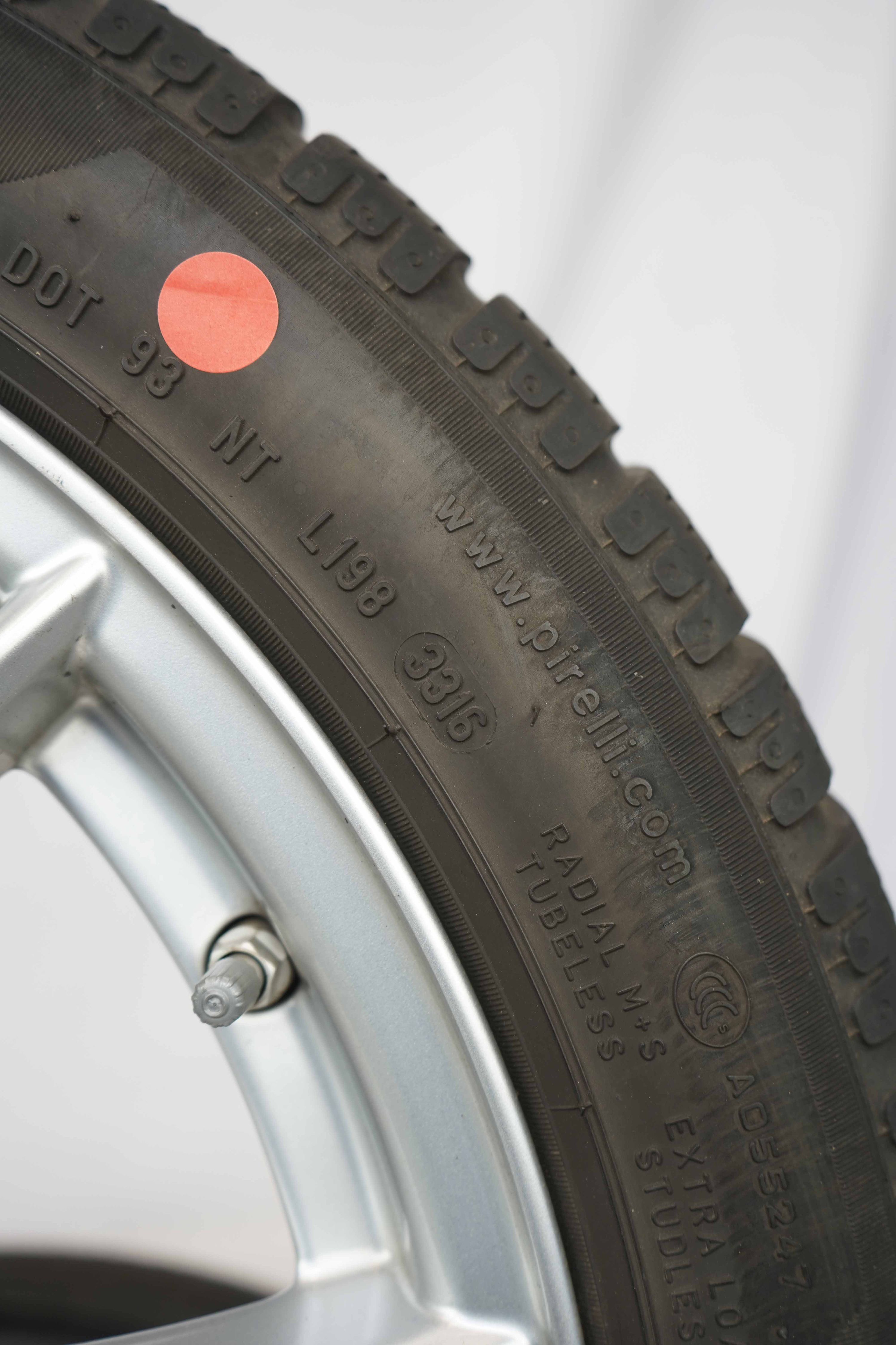 Winterkomplettradsatz-Mercedes-Benz-A176-A-Klasse-A246-B-Klasse-C117-X117-CLA-A2464010102-Dunlop-9