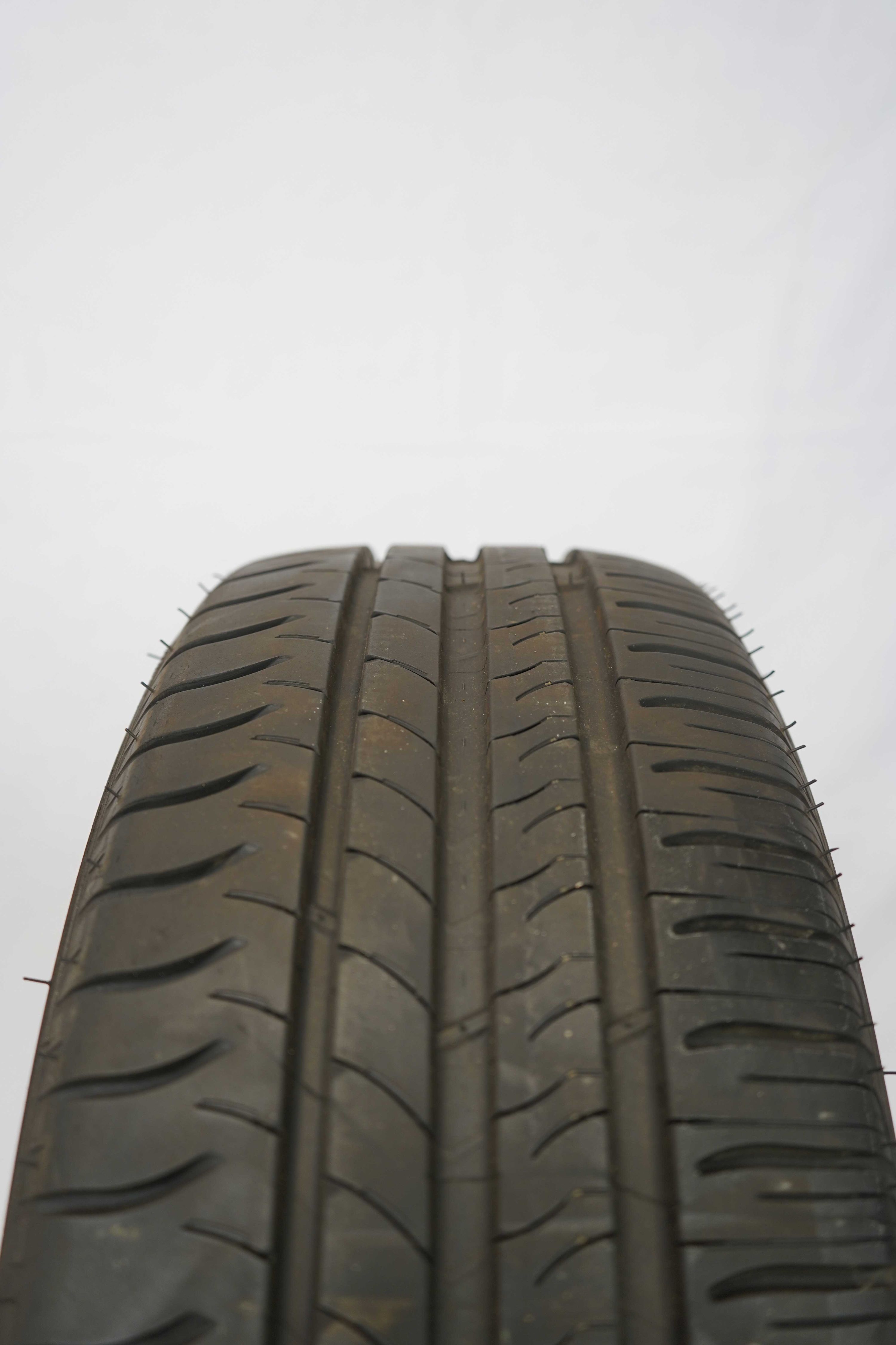 Sommerreifen-Michelin-EnergySaver-205-55-R16-91H-5_(2)