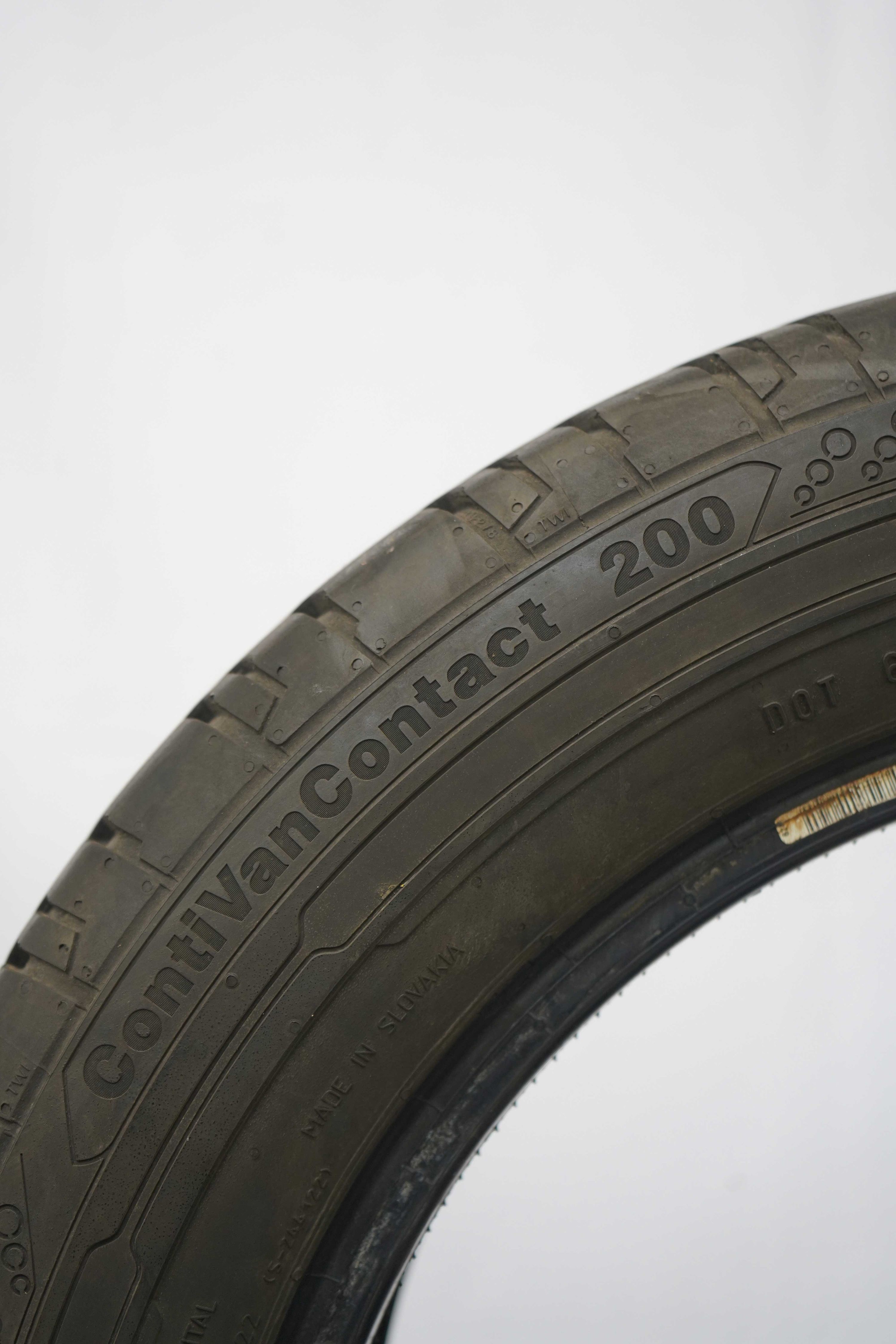 Sommerreifen-Continental-ContiVanContact200-225-55-R17C-109-107H-2_(2)