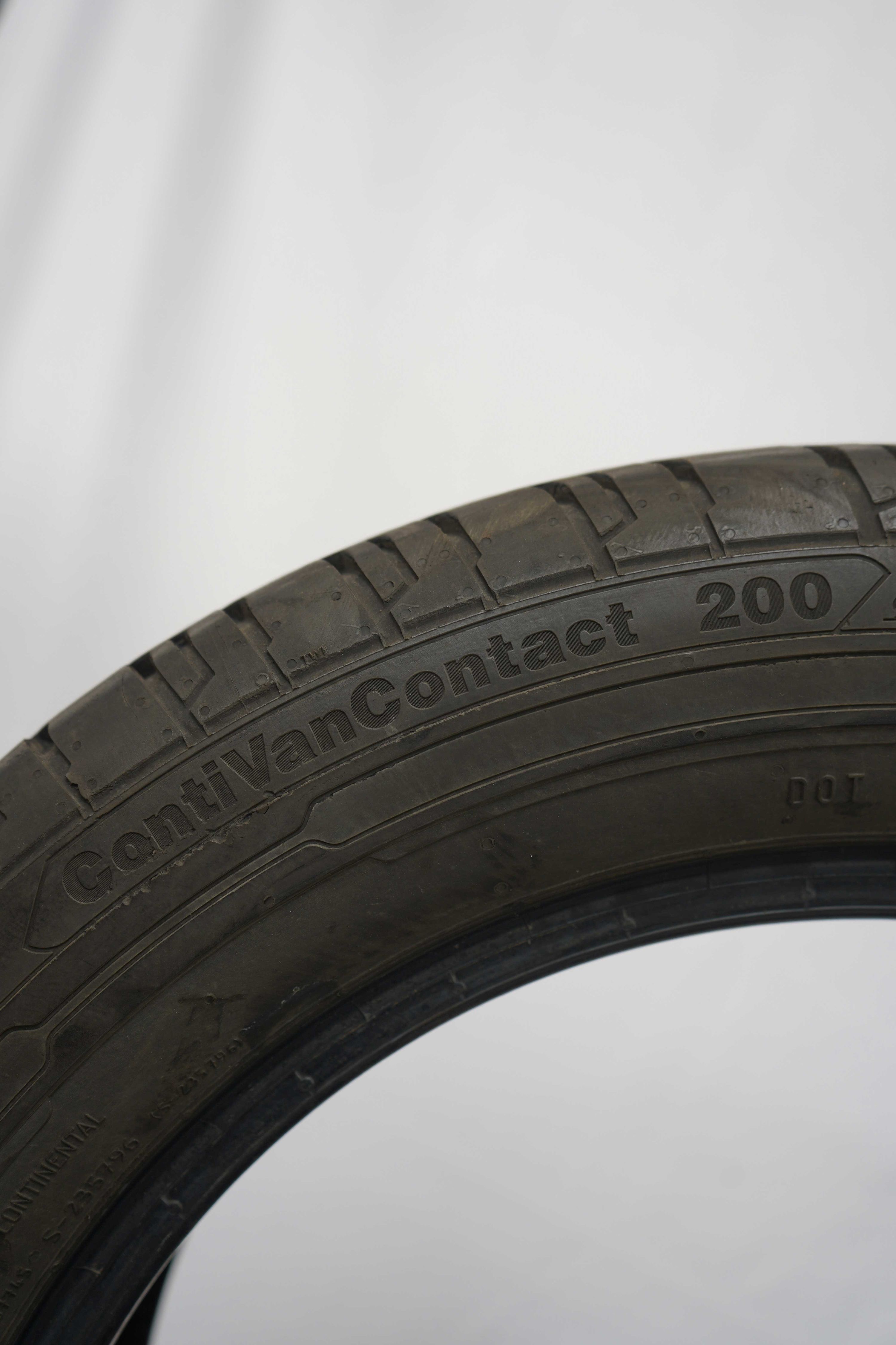 Sommerreifen-Continental-ContiVanContact200-225-55-R17C-109-107H-2_(1)