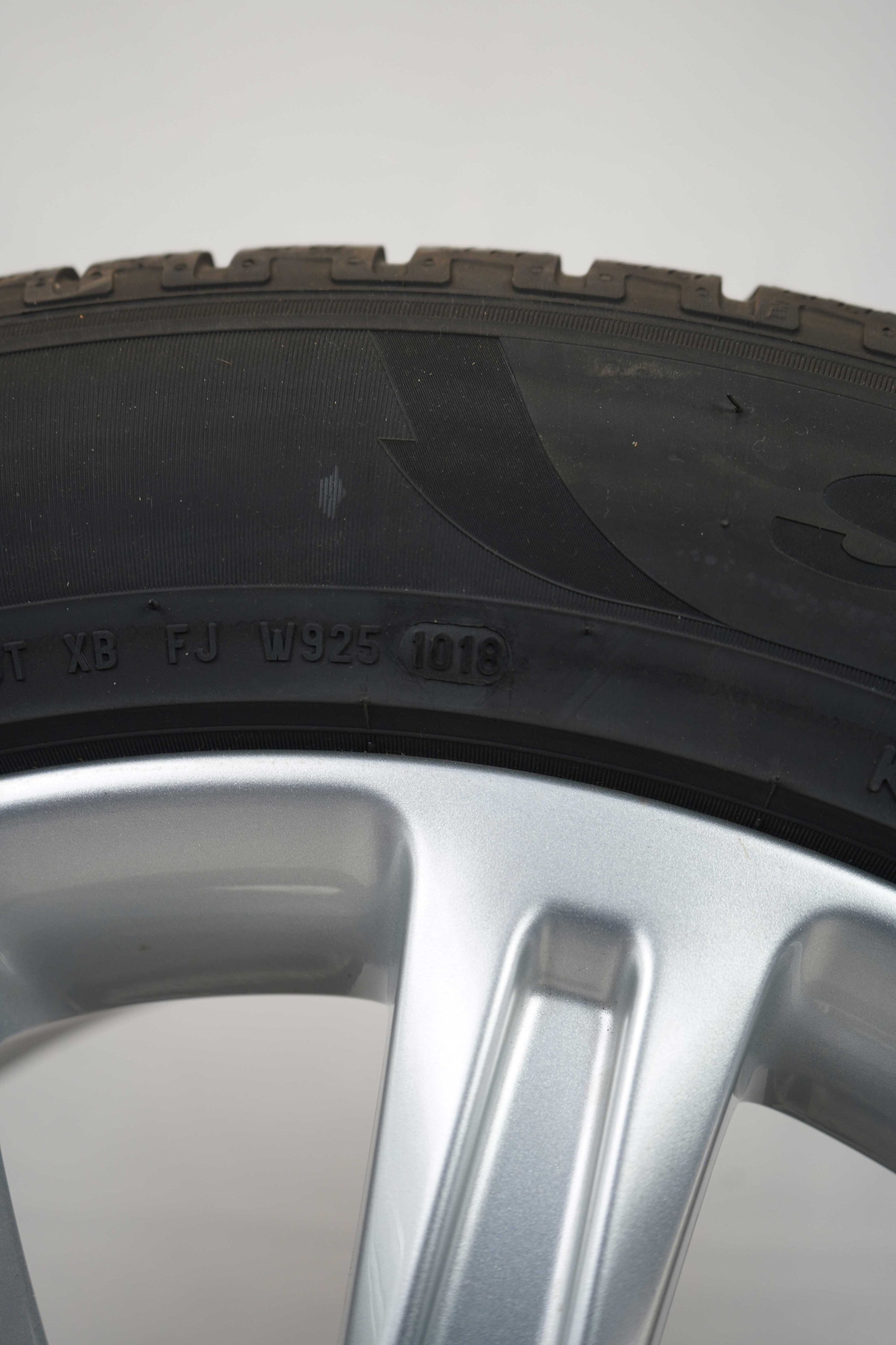 Winterkomplettradsatz-Mercedes-Benz-GLE-A292-Winterreifen-Pirelli-ScorpionWinter-275-50-R20-109V-12