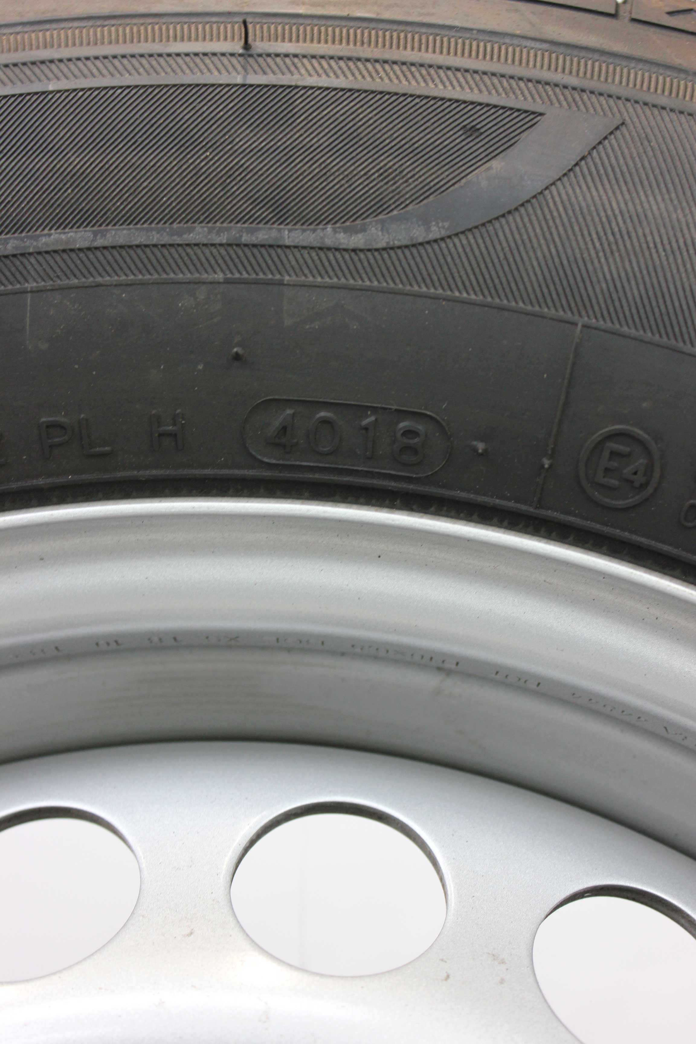 Sommerkomplettradsatz-Volkswagen-7H0-T5-Stahlfelge-16Zoll-7H0601027D-Sommerreifen-Hankook-RadialRA28E-205-65-R16C-107-105T-14