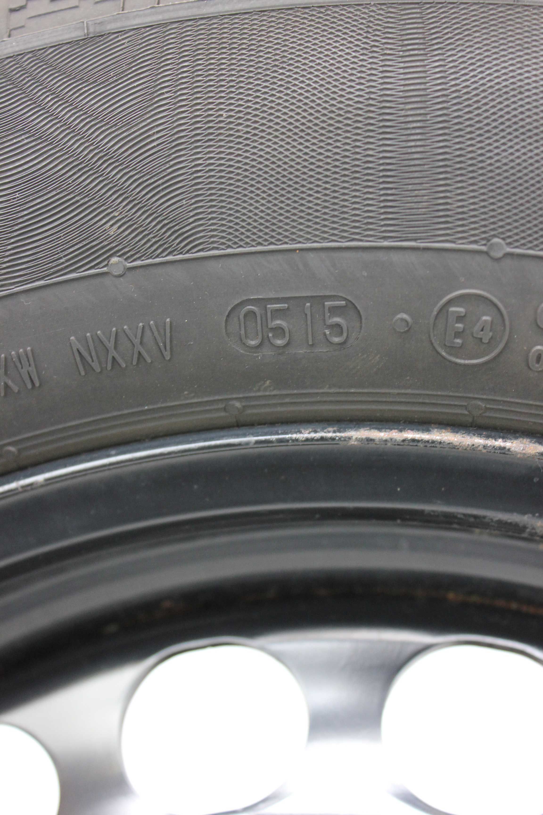 Winterkomplettradsatz-Vokswagen-Sharan-Tiguan-Stahlfelge-16Zoll-7N0601027E-Winterreifen-Continental-ContiWinterContactTS830P-205-60-R16-96H-5 Winterkomplettradsatz-Vokswagen-Sharan-Tiguan-Stahlfelge-16Zoll-7N0601027E-Winterreifen-Continental-ContiWinterContactTS830P-205-60-R16-96H-5