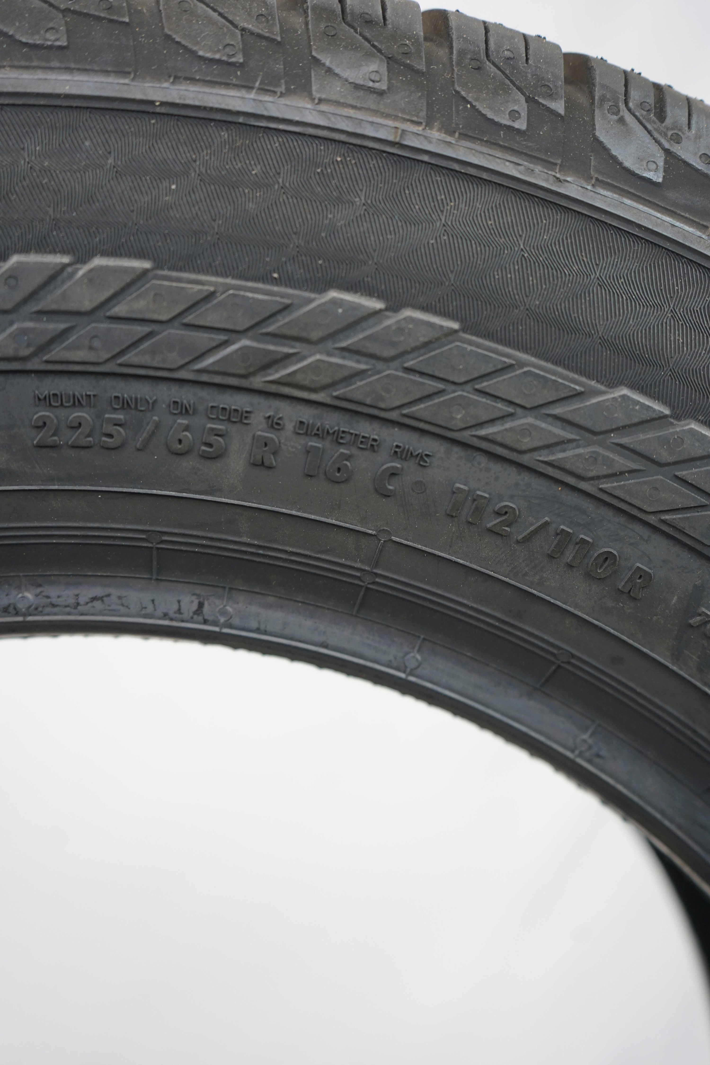 Ganzjahresreifen-Continental-VanContact4Season-225-65-R16C-112-110R-3