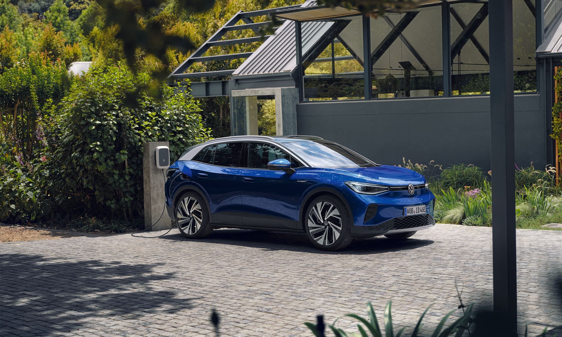 Ic0079 id4 sideview street 3 22