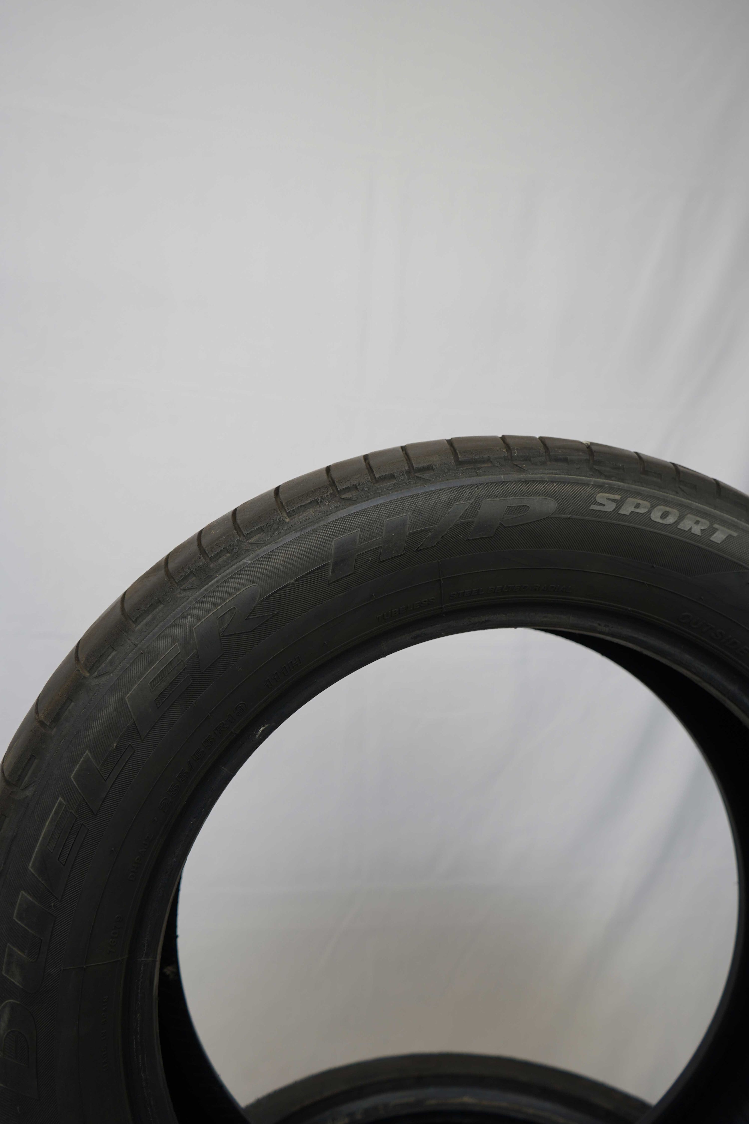Sommerreifen-Bridgestone-DuelerHP-Sport-255-55-R19-111H-2_(3)