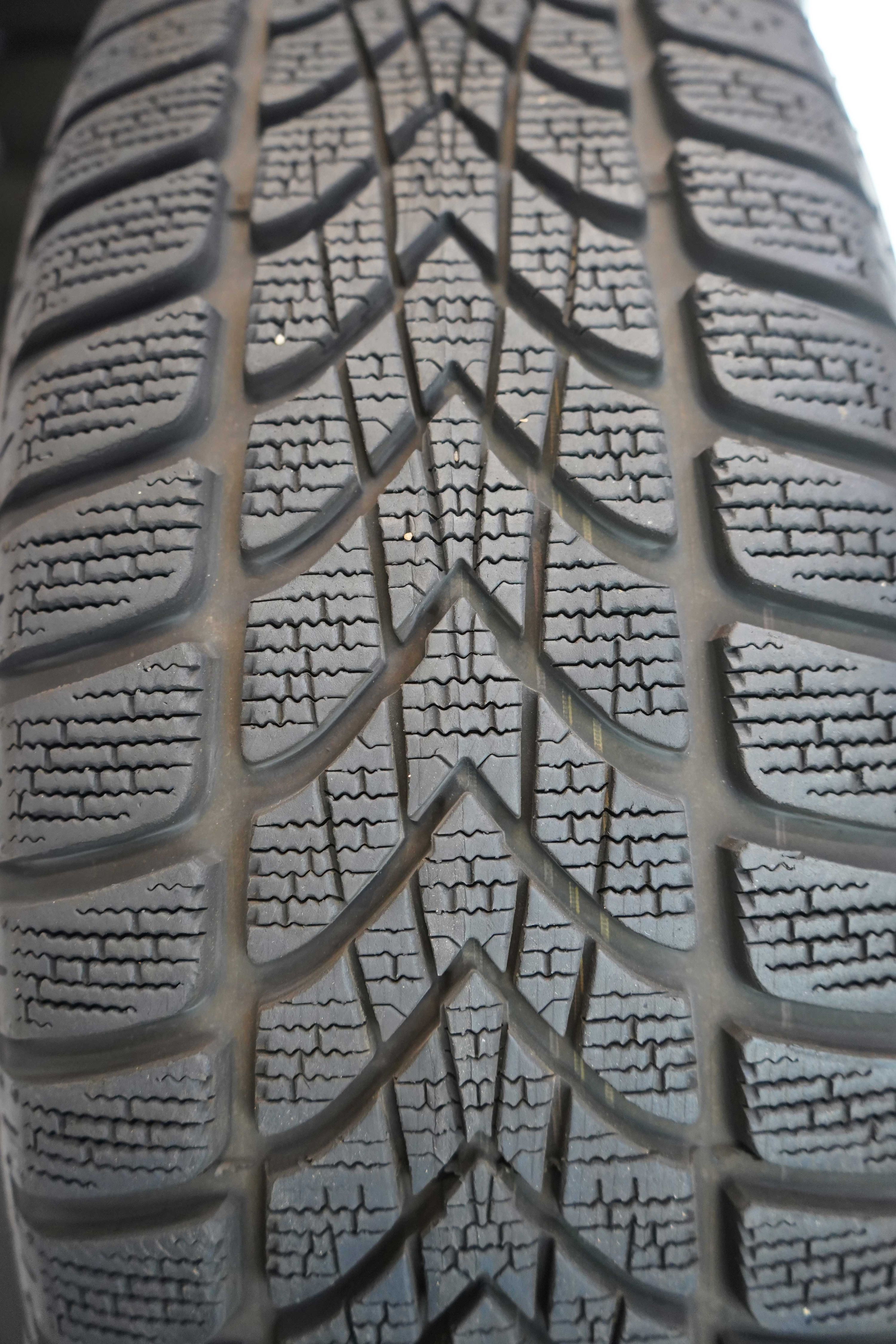Winterkomplettradsatz-Gebraucht-Mercedes-Benz-GLA-A156-A1564011900-2