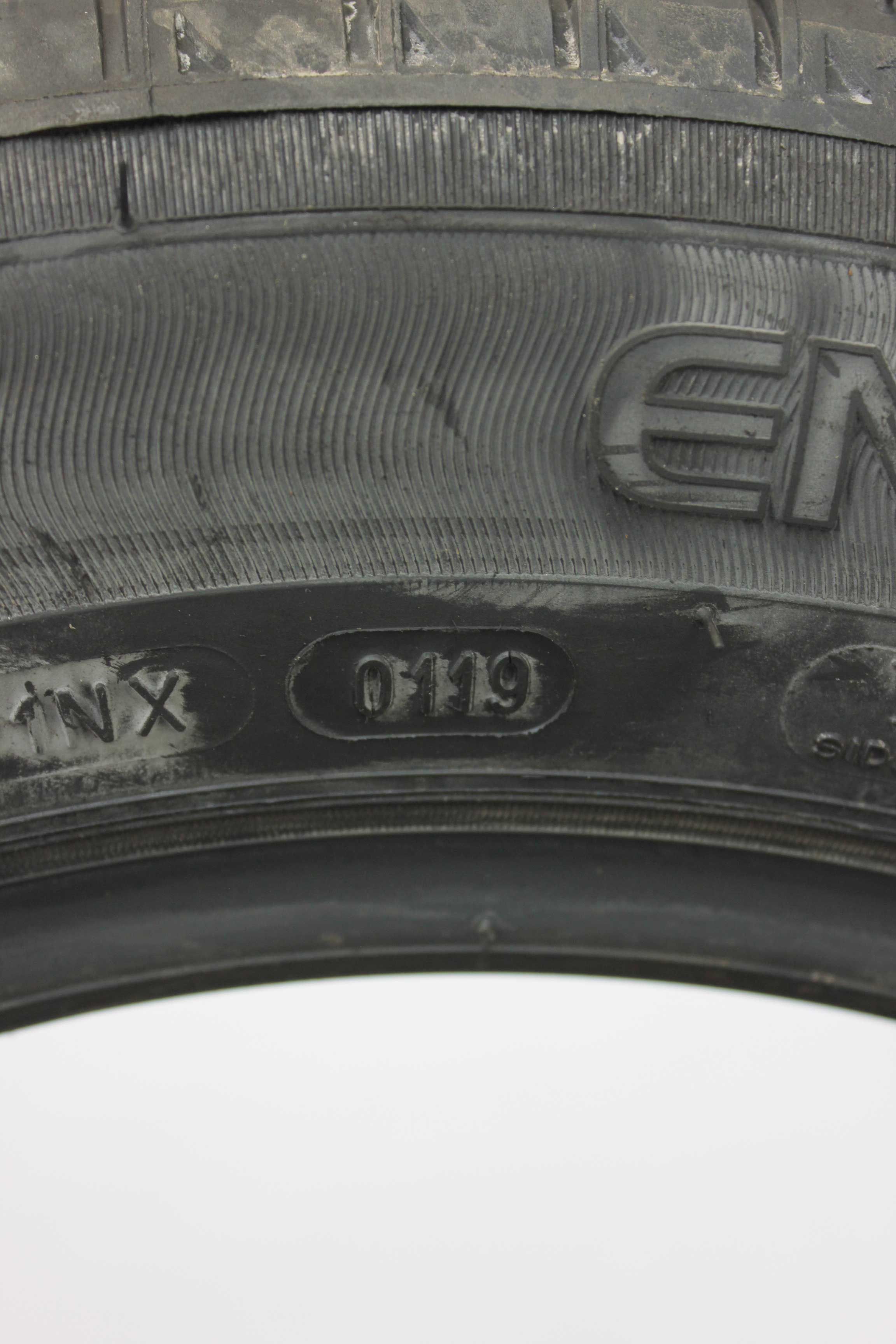 Sommerreifen-Michelin-EnergySaver-185-60-R15-84T-4