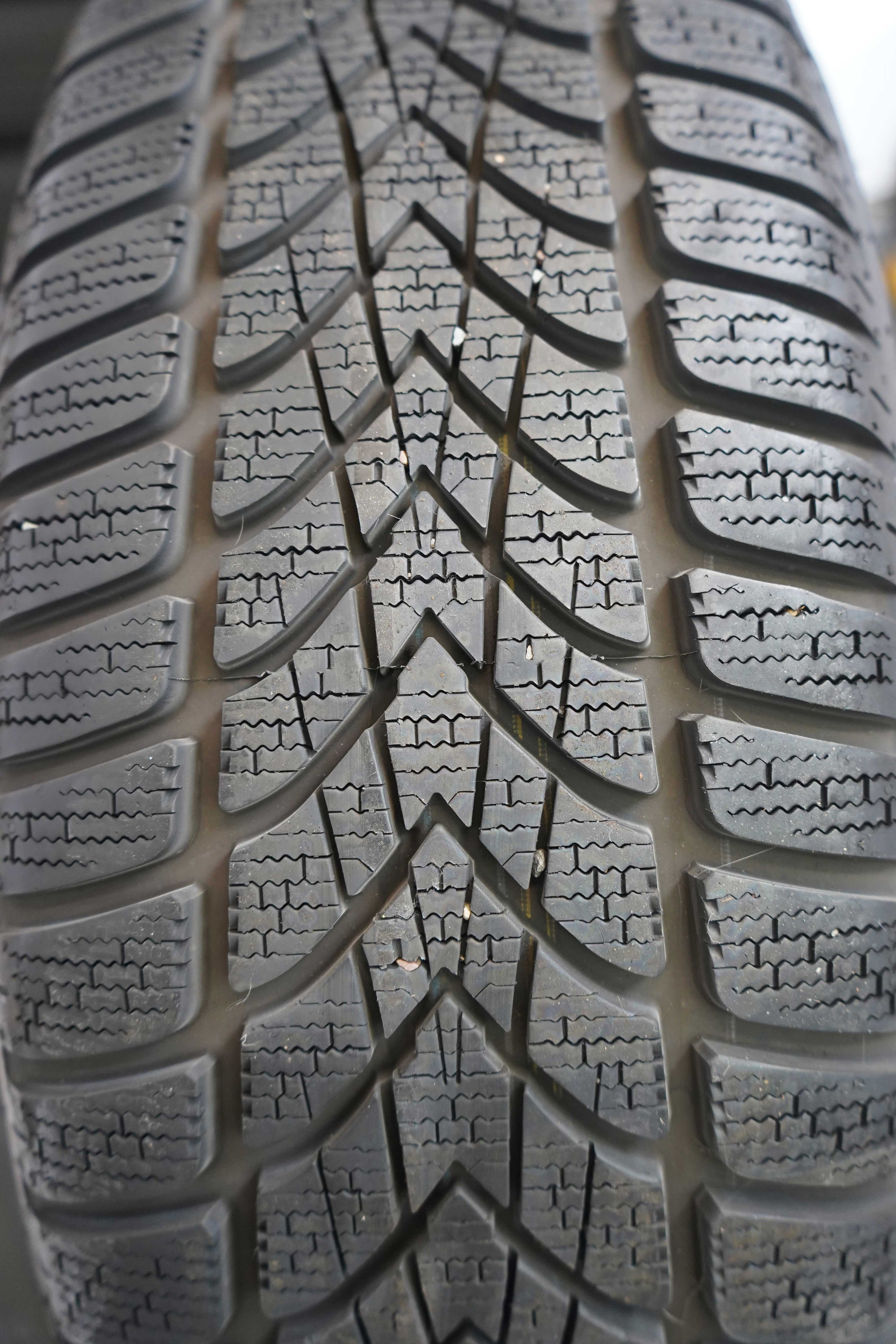 Winterkomplettradsatz-gebraucht-Mercedes-Benz-A156-GLA-A1564011900-4