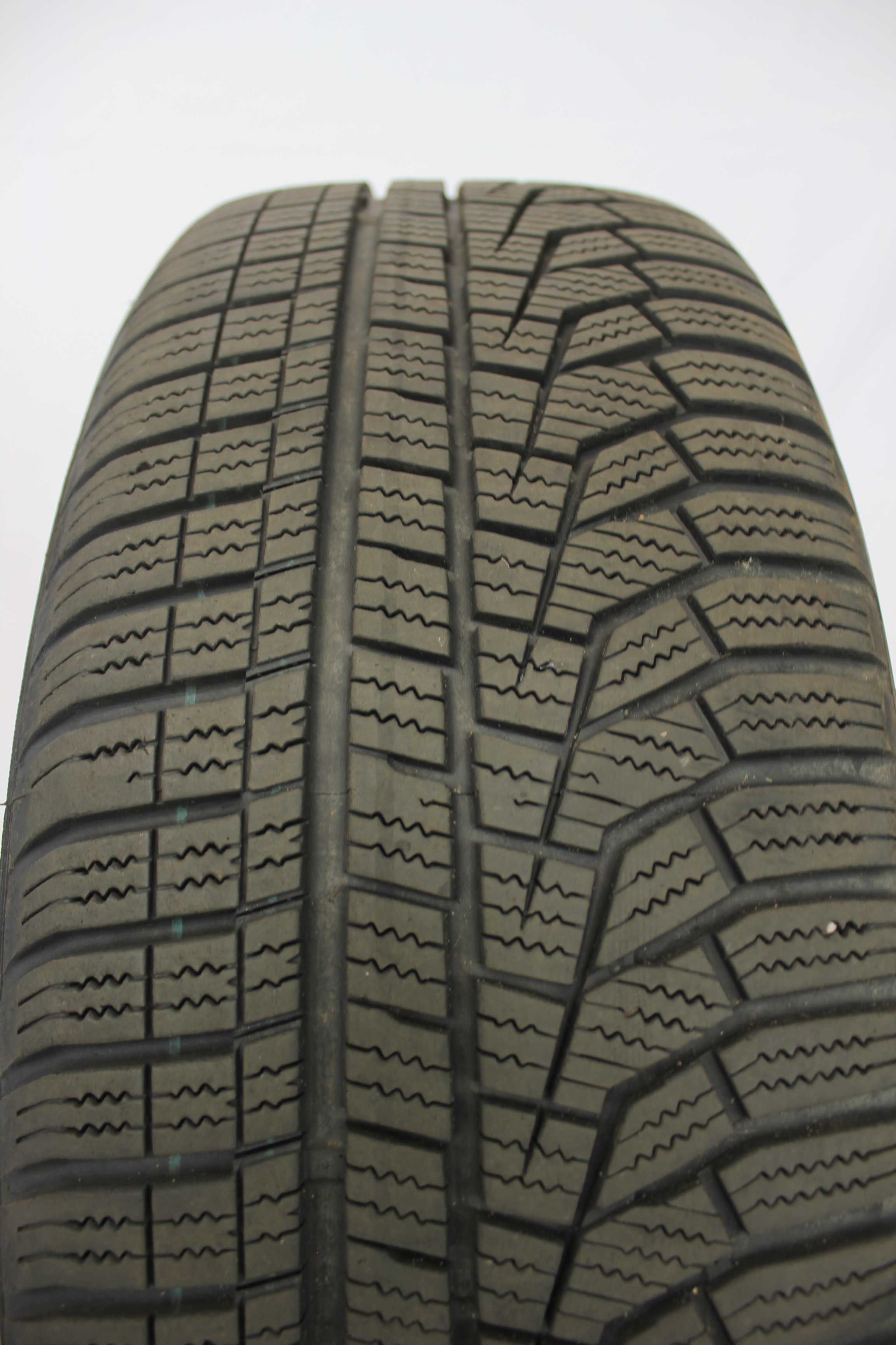 Winterkomplettradsatz-Mercedes-Benz-A-Klasse-A177-Alufelge-17Zoll-A1774010300-Winterreifen-Hankook-Winter-iceptevo2MO-205-55-R17-91H-18