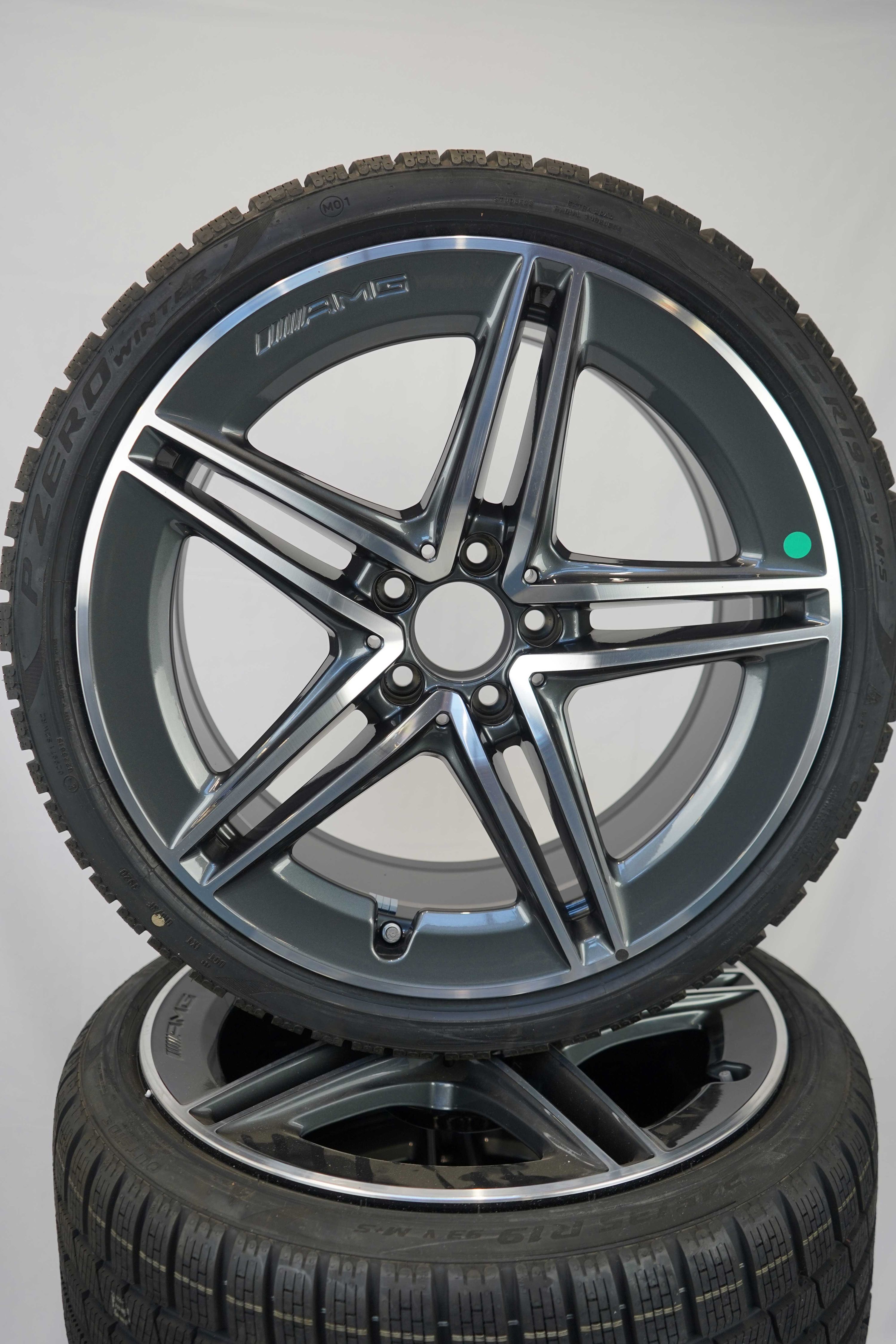 Winterkomplettradsatz-Mercedes-Benz-A177-A-Klasse-A1774012300-Alufelge-Winterreifen-Pirelli-PZEROWinter-245-35-R19-93V-4