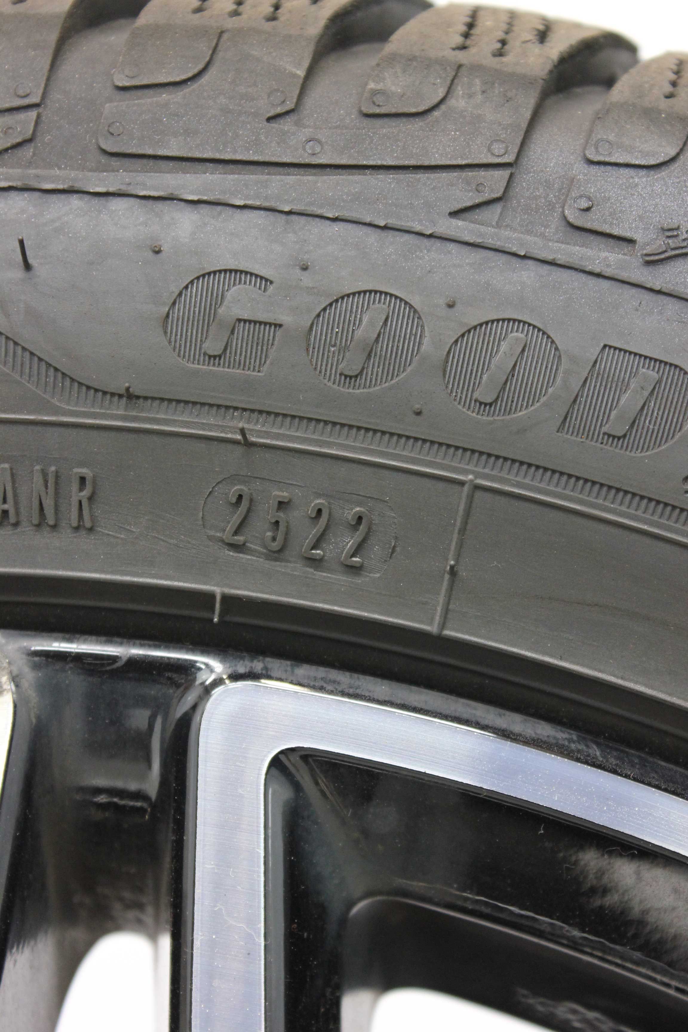 Winterkomplettradsatz-Mercedes-Benz-V-Klasse-A447-Alufelge-19Zoll-A4474015100-Winterreifen-Goodyear-UltraGrip-Performance-245-45-R19-102V-XL-18 Winterkomplettradsatz-Mercedes-Benz-V-Klasse-A447-Alufelge-19Zoll-A4474015100-Winterreifen-Goodyear-UltraGrip-Performance-245-45-R19-102V-XL-18