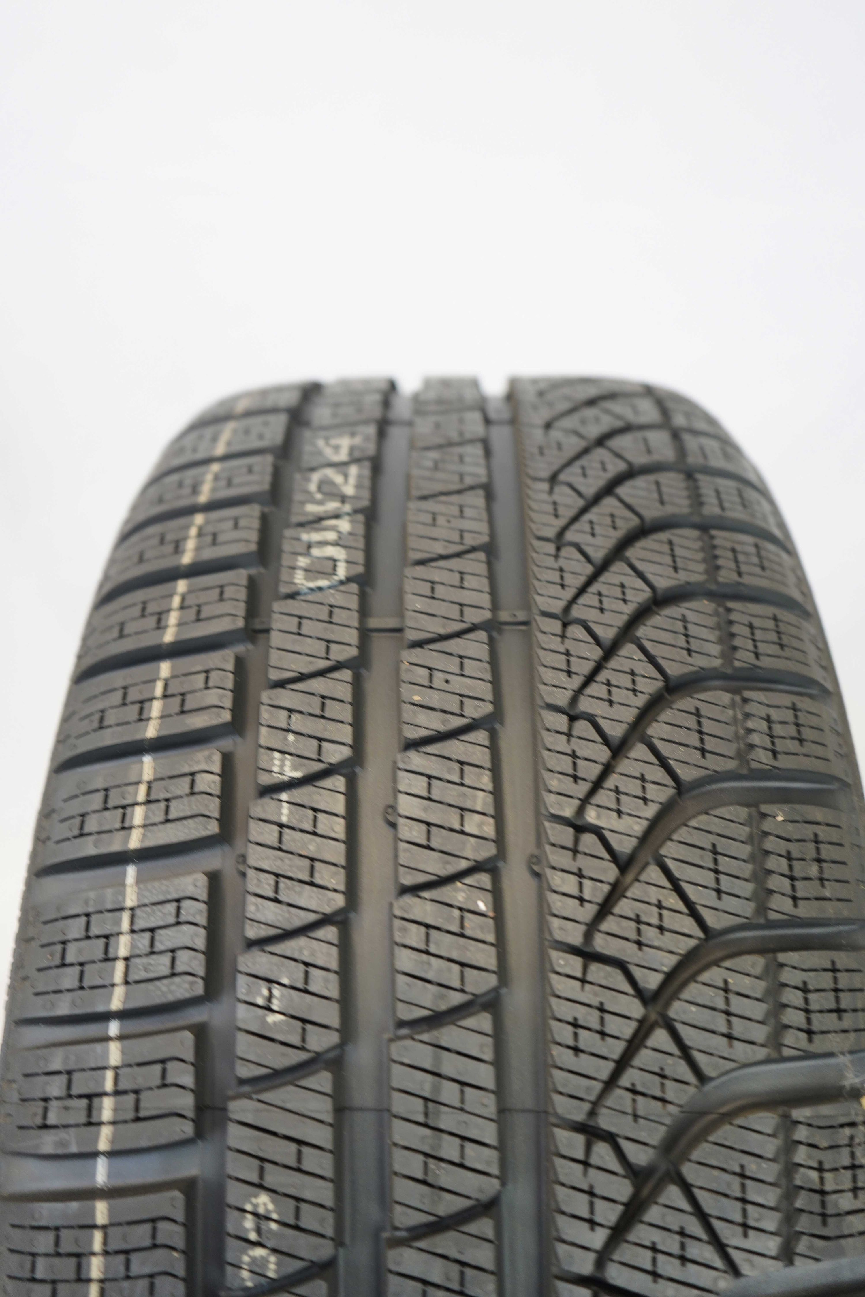 Winterkomplettradsatz-Mercedes-Benz-A177-A-Klasse-A1774012300-Alufelge-Winterreifen-Pirelli-PZEROWinter-245-35-R19-93V-15