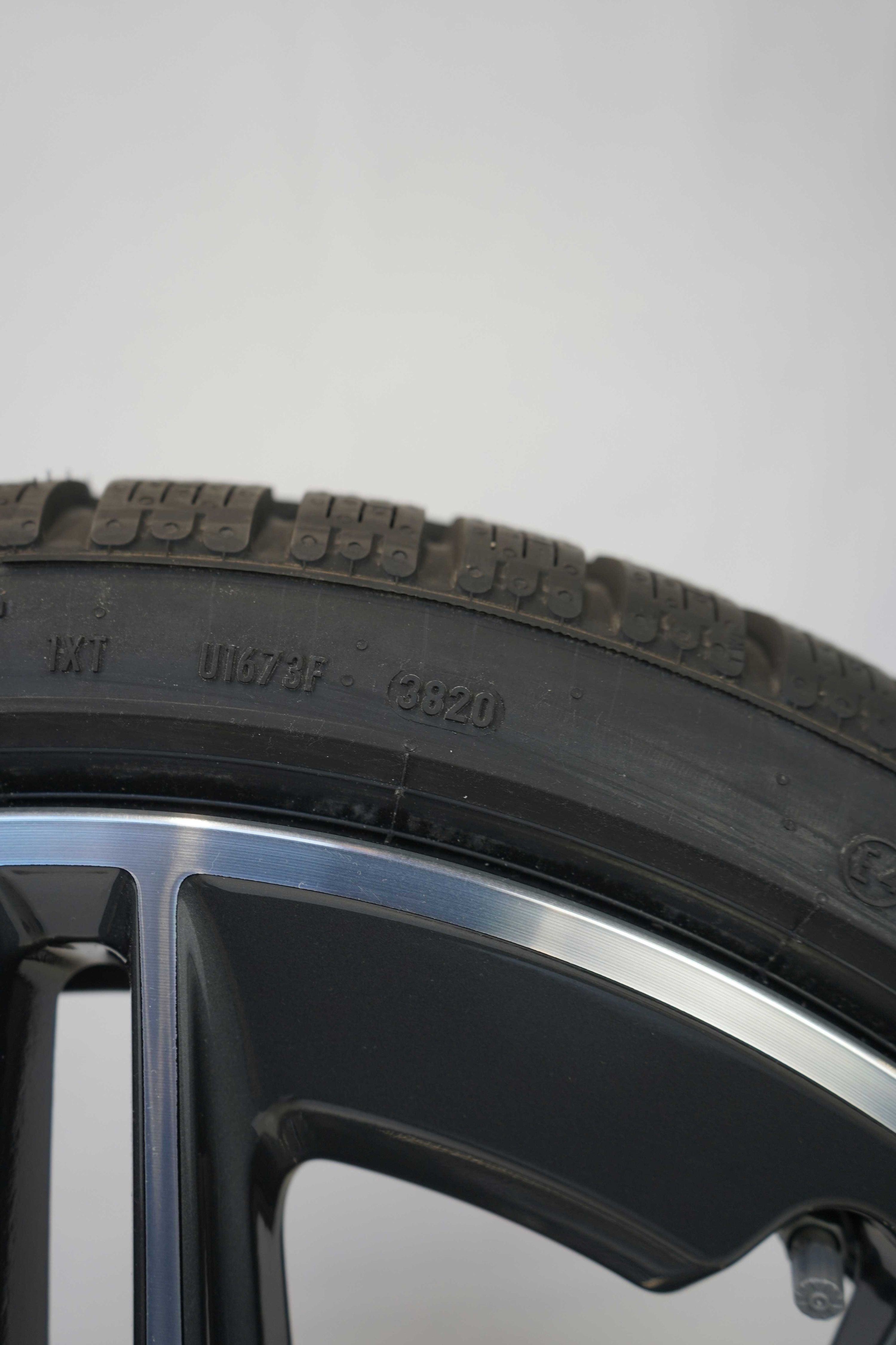 Winterkomplettradsatz-Mercedes-Benz-A177-A-Klasse-A1774012300-Alufelge-Winterreifen-Pirelli-PZEROWinter-245-35-R19-93V-11