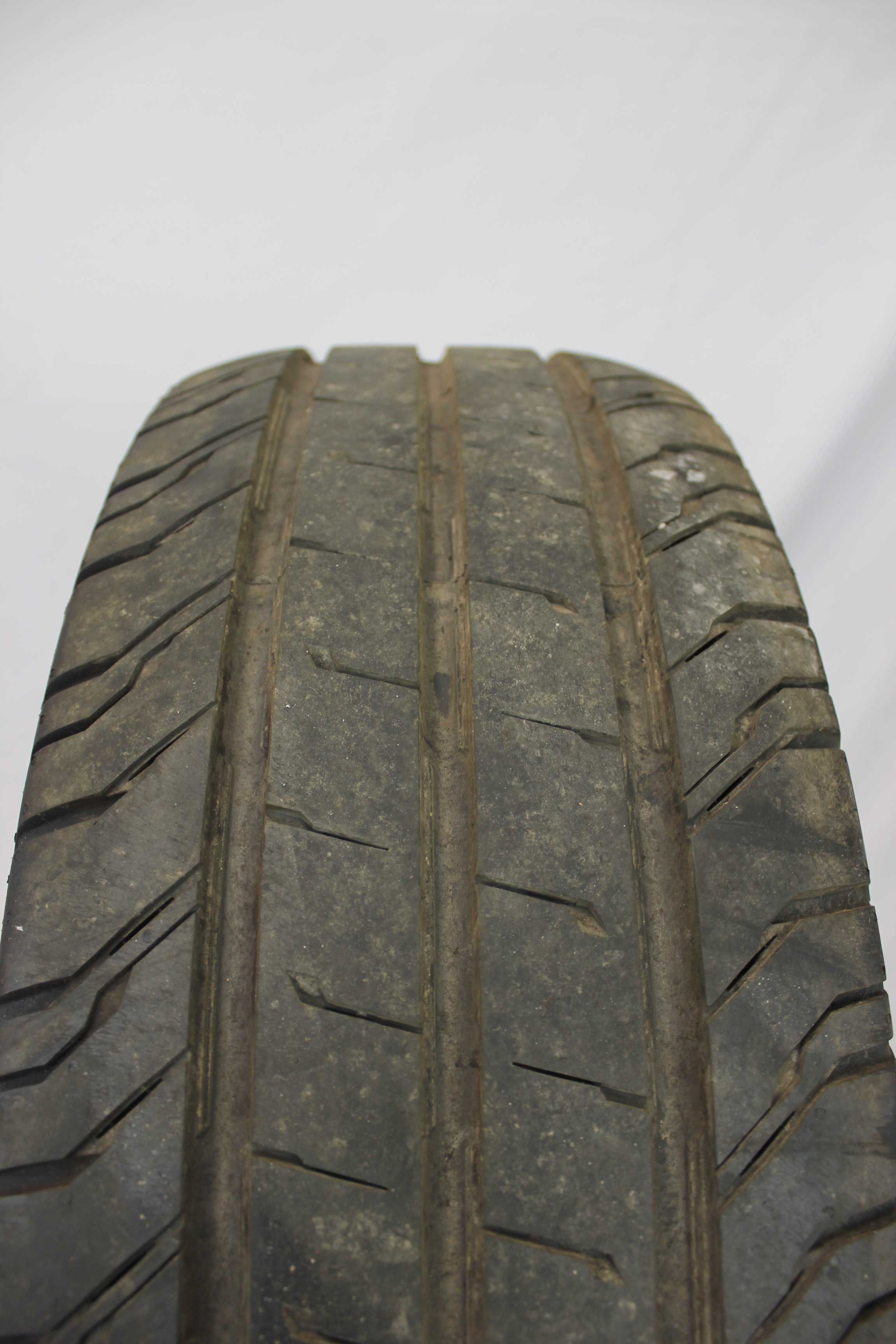 Sommerreifen-Continental-ContiVanContact200-235-65-R16C-115-113R-5_(31)