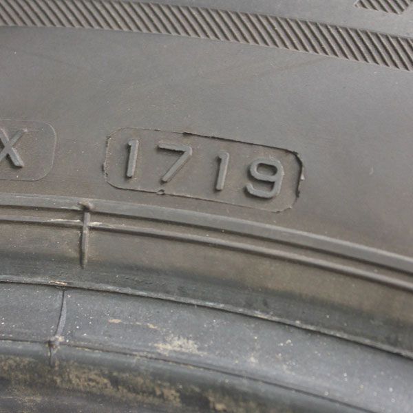 Gebrauchter-Winterreifen-Bridgestone-Blizzak-LM32-Rosier-Online-Shop-05