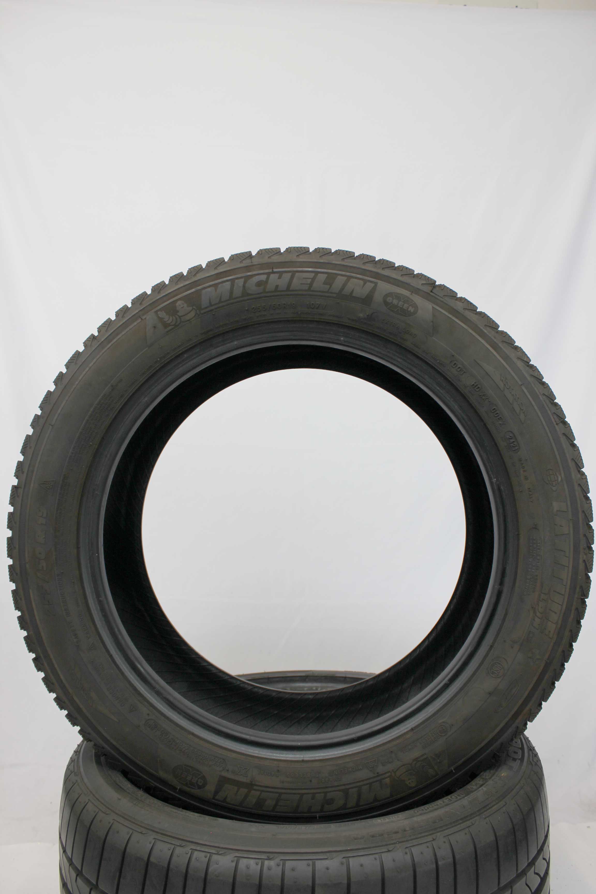 Winterreifen-Michelin-LatitudeAlpinLA2-255-50-R19-107V-XL_(3)