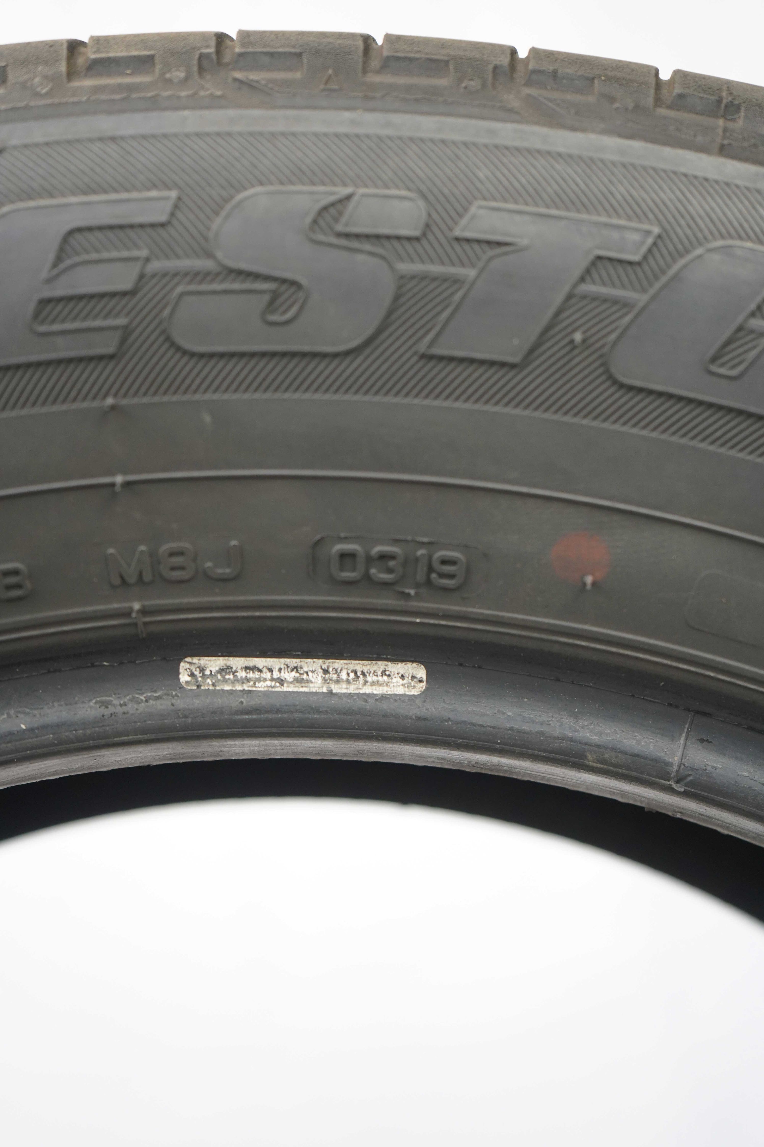 Sommerreifen-Bridgestone-DuelerHP-Sport-255-55-R19-111H-4_(3)
