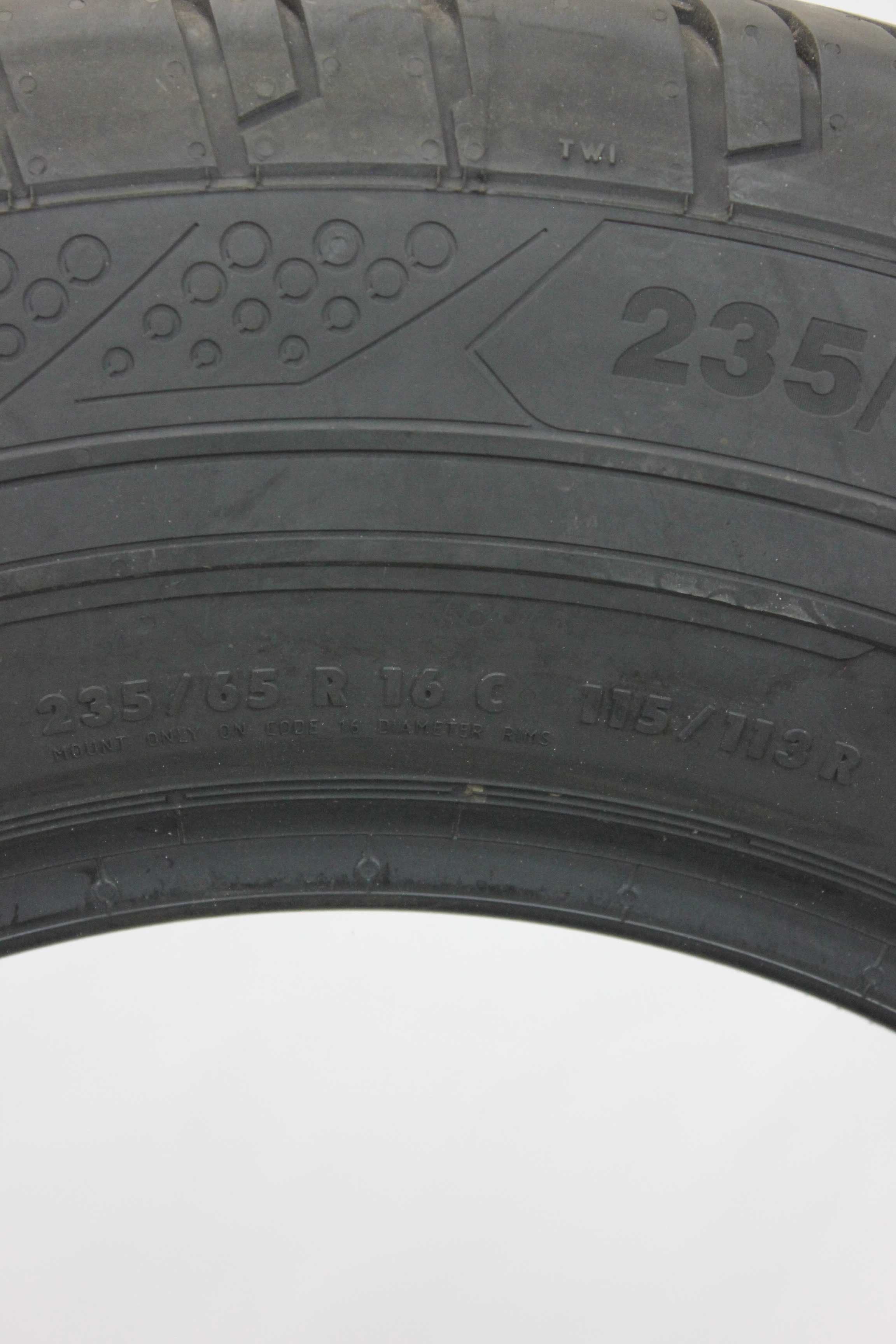 Sommerreifen-Continental-ContiVanContact200-235-65-R16C-115-113R-3_(35)