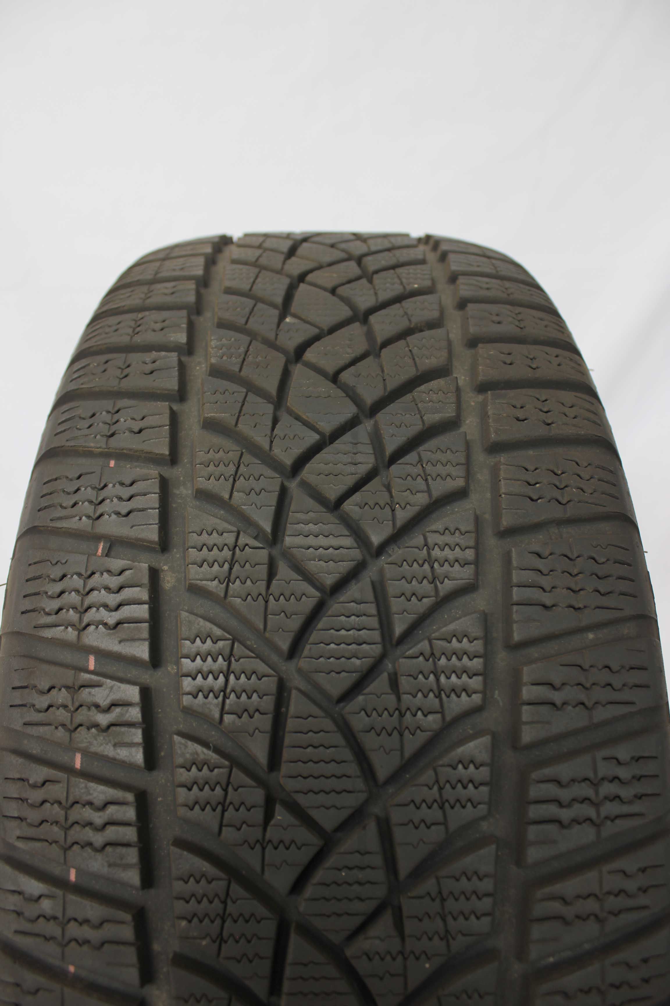 Winterreifen goodyear ultragripperformance 245 55 r17 106h xl 5 (1)