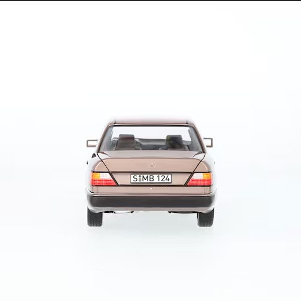 B66040697 mercedes benz w124 modellauto 1 18 rosier onlineshop5