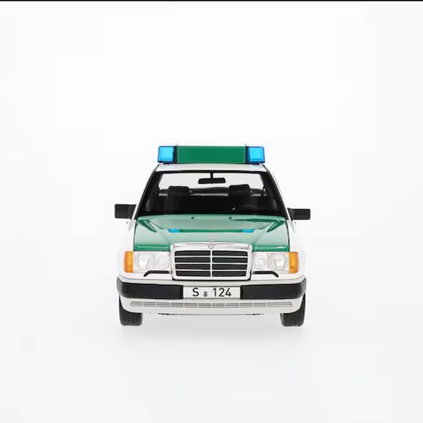 B66040700 mercedes benz modellauto 1 18 e klasse polizeiautol rosier onlineshop2