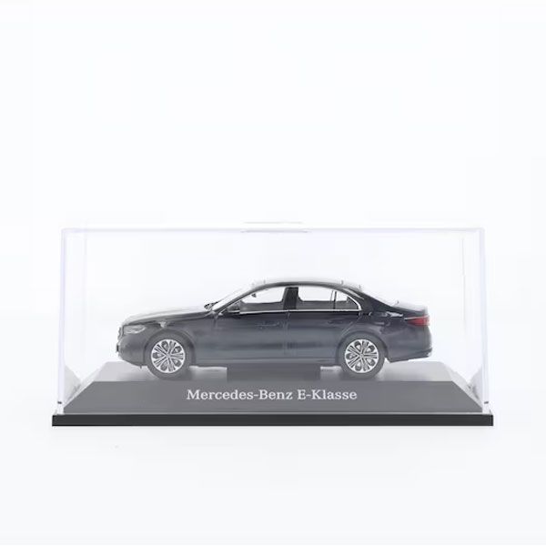 B66961117 mercedes benz modellauto e klasse 1 43 rosier onlineshop6
