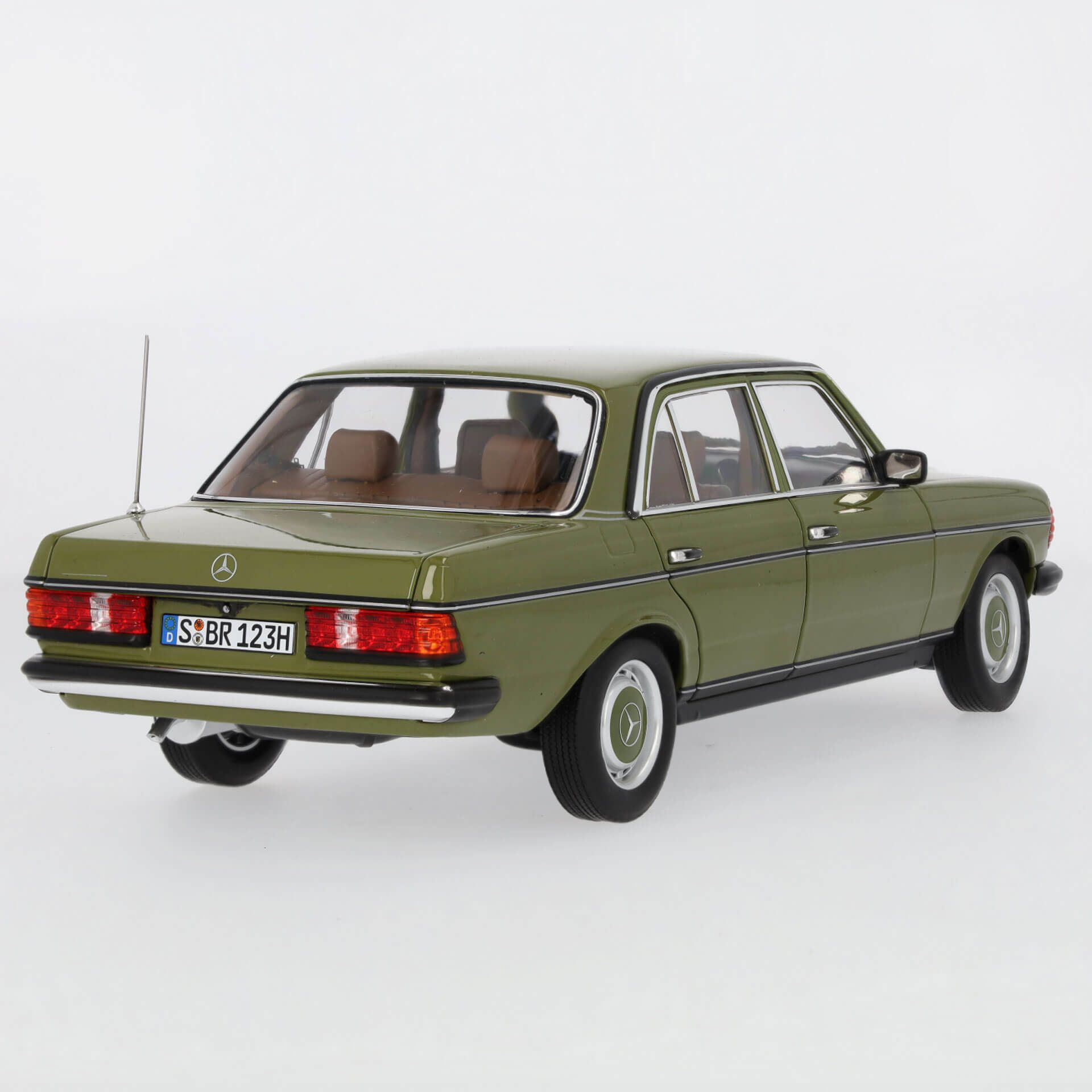 B66040721 mercedes benz w123 modellauto rosier onlineshop2