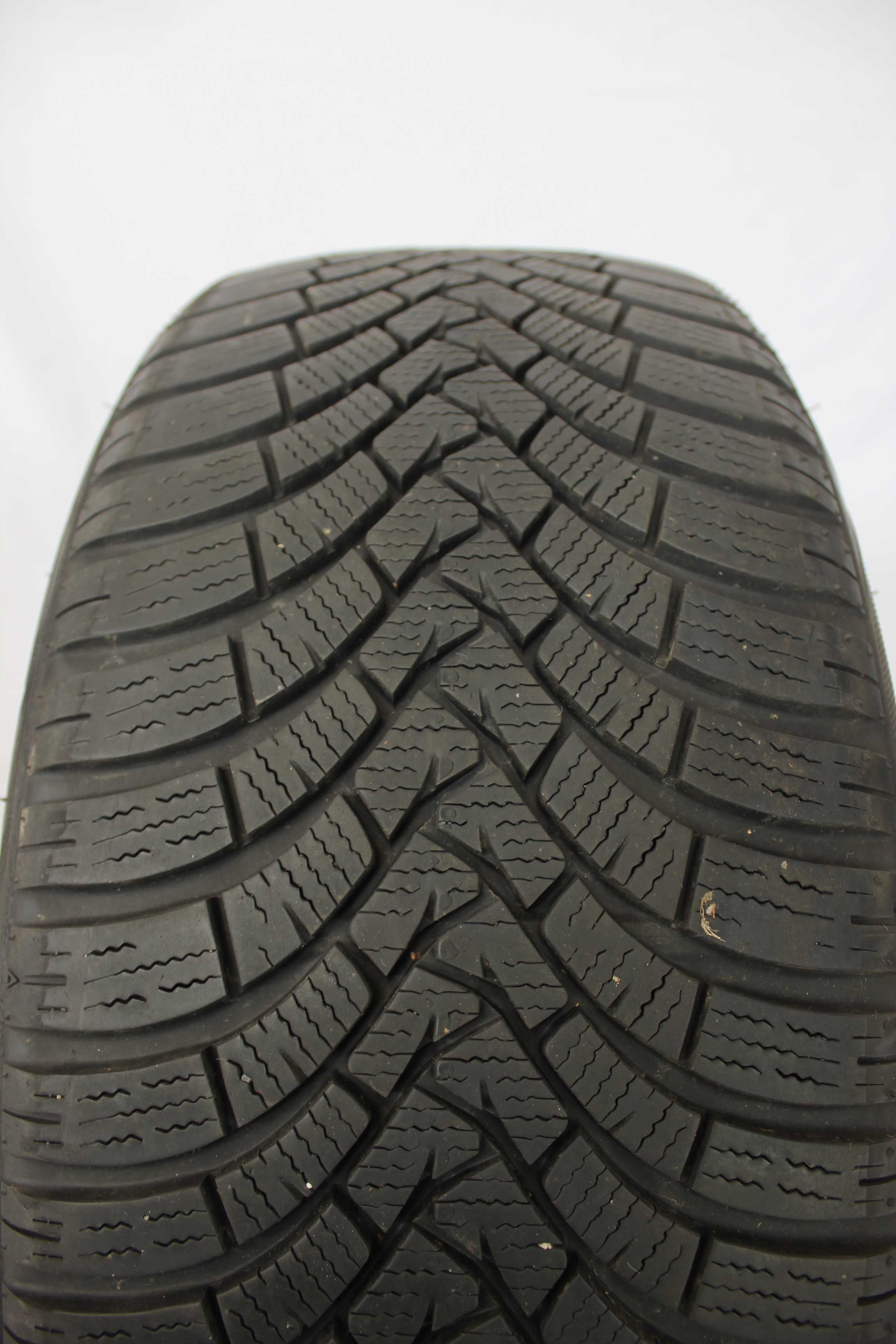 Winterreifen falken eurowinter hs01 225 40 r19 93v xl 5
