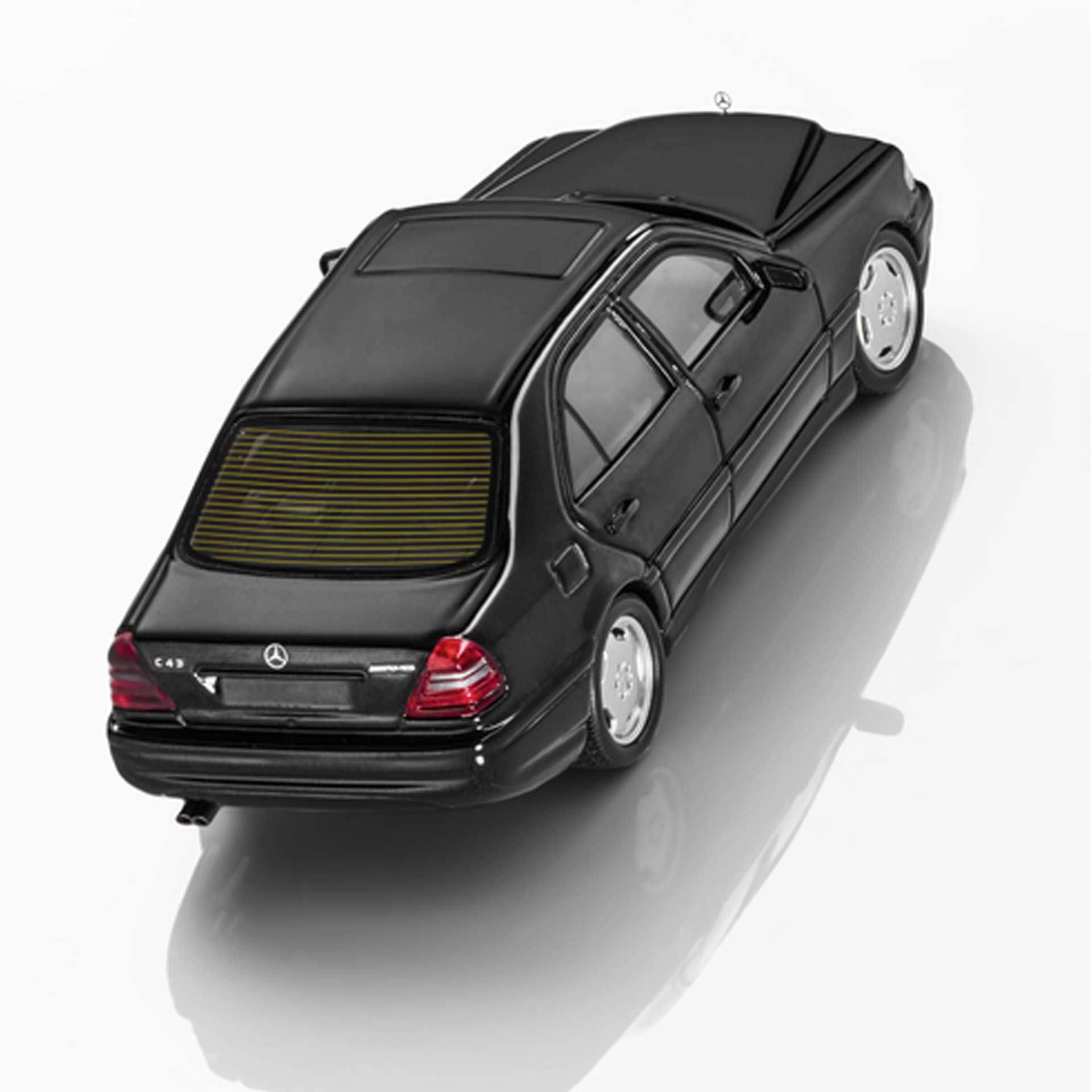 B66041043 mercedes amg c43 w202 modellauto 1zu43 rosier onlineshop2