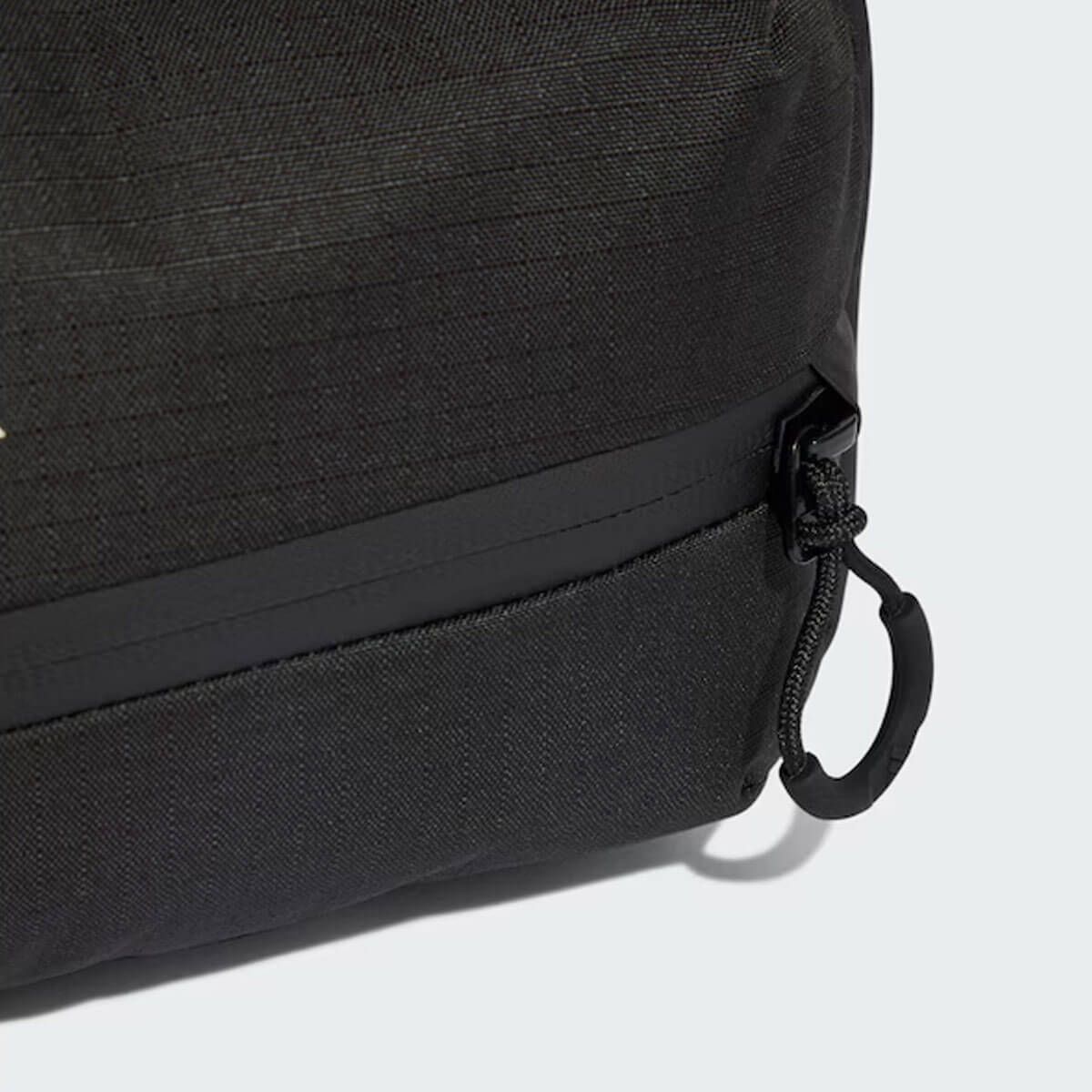 B67998383 mercedes benz bauchtasche amg f1 schwarz rosier onlineshop4