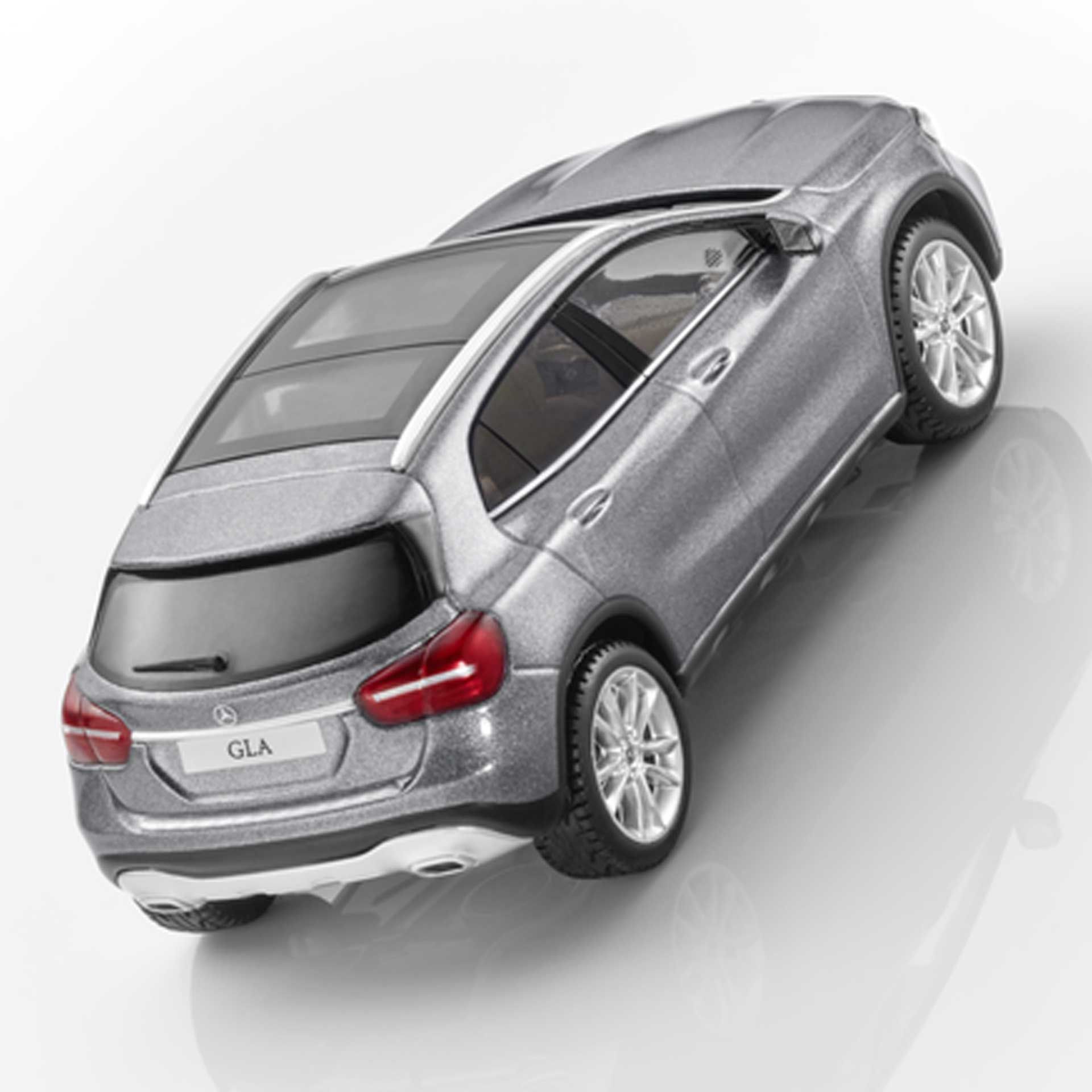 B66960542 mercedes benz gla modellauto x156 rosier onlineshop2