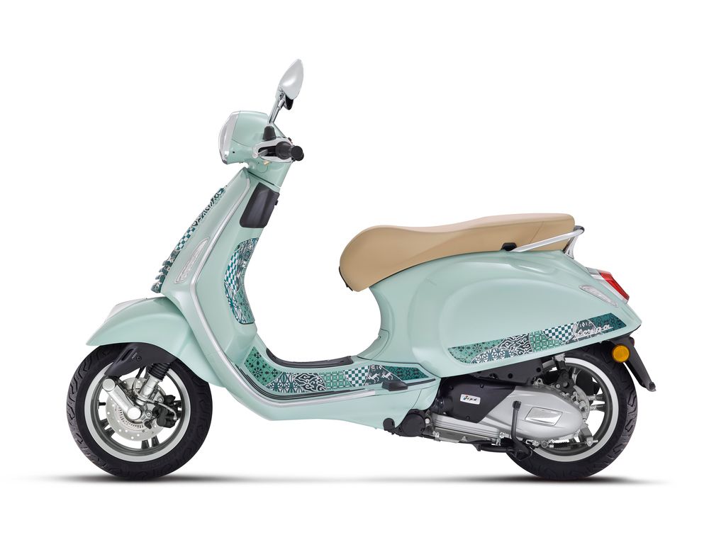 Vespa primavera batik 125 cc lat sx 1024x755 1024x1024