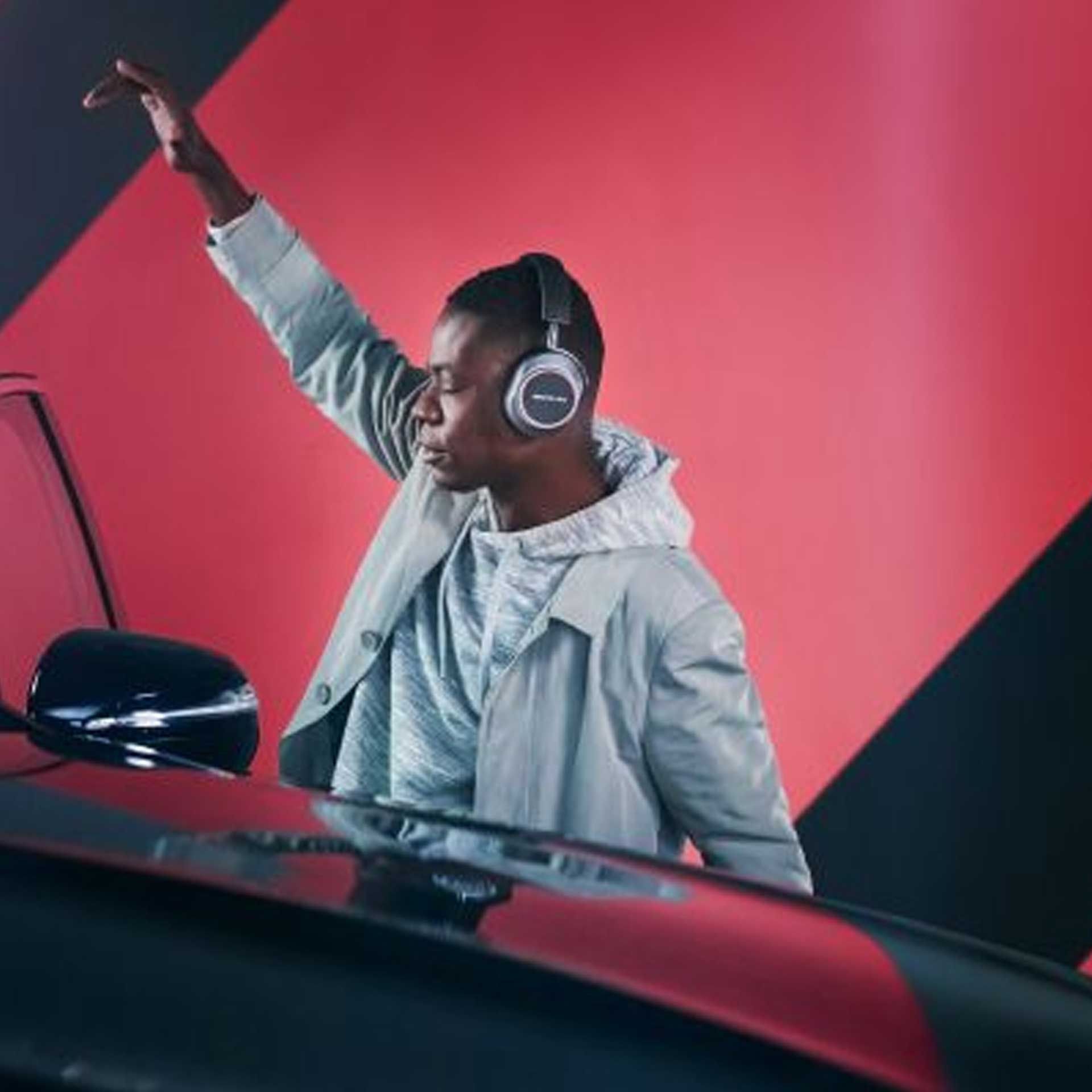 B66957023 mercedes amg over ear kopfhoerer master and dynamic kabellos schwarz rosier onlineshop6